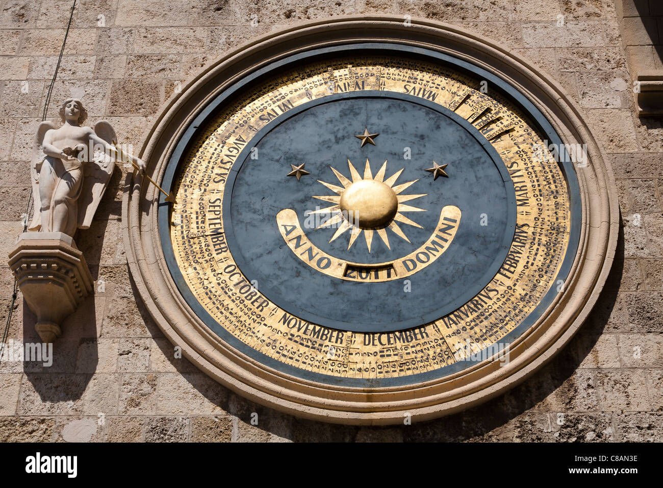 Orologio astronomico sulla torre dell'orologio, la Cattedrale di Messina,  Piazza del Duomo, Messina, Sicilia, Italia Foto stock - Alamy