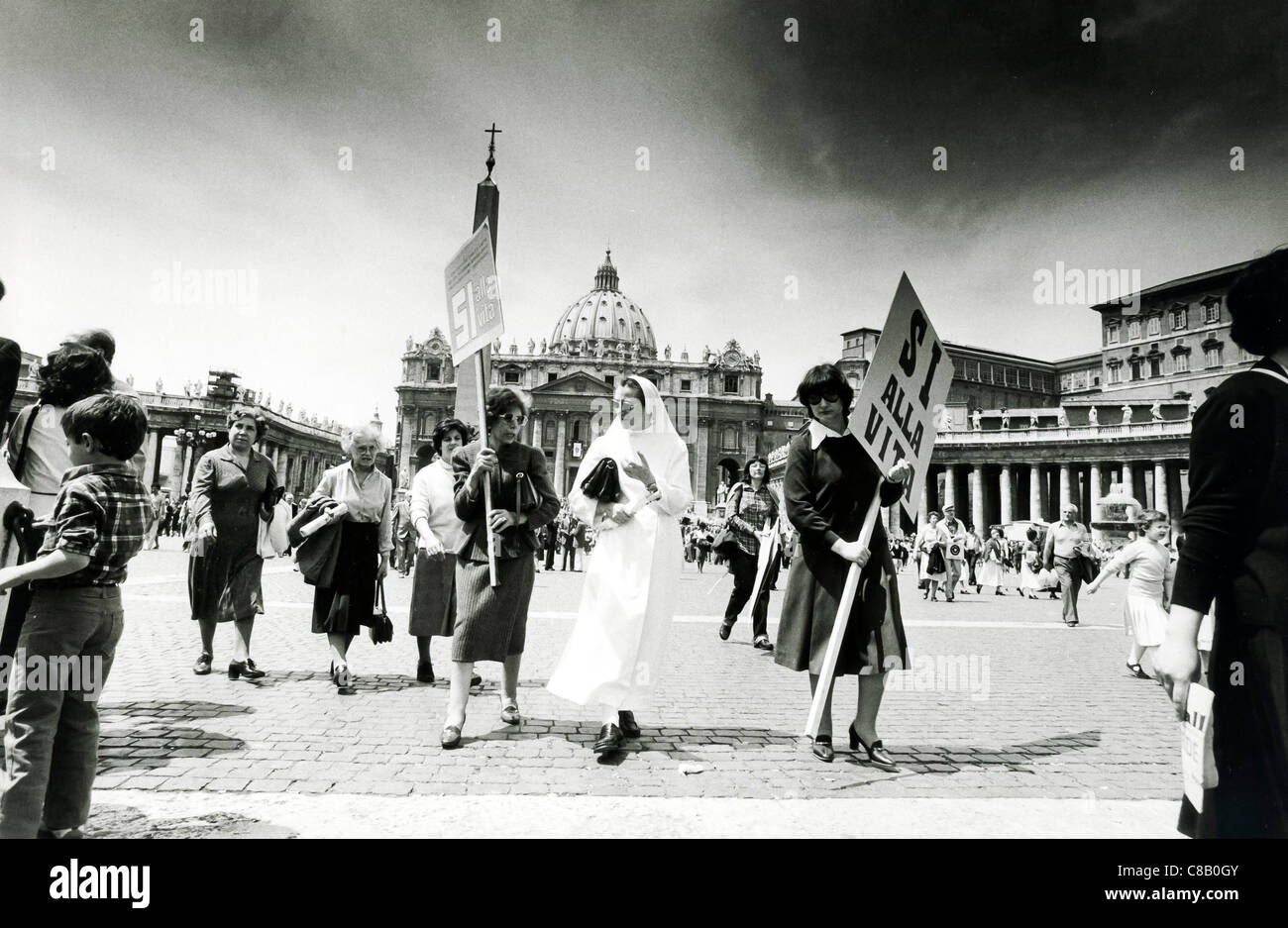 Manifestazione cattolica contro la legalizzazione dell aborto,1976 Foto Stock