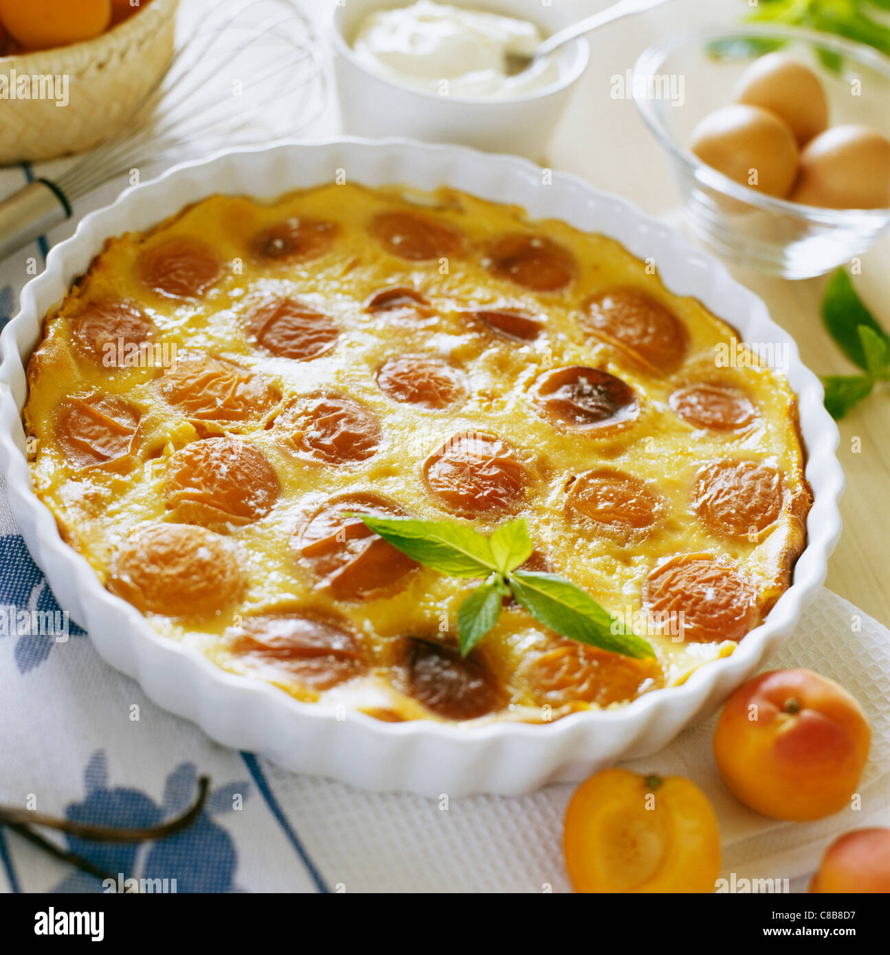 Clafoutis Di Albicocche Budino Di Pastella Foto Stock Alamy
