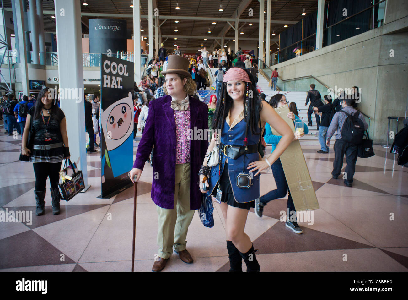 Migliaia di partecipare al Comic Con presso il Jacob Javits Convention Center di New York Foto Stock