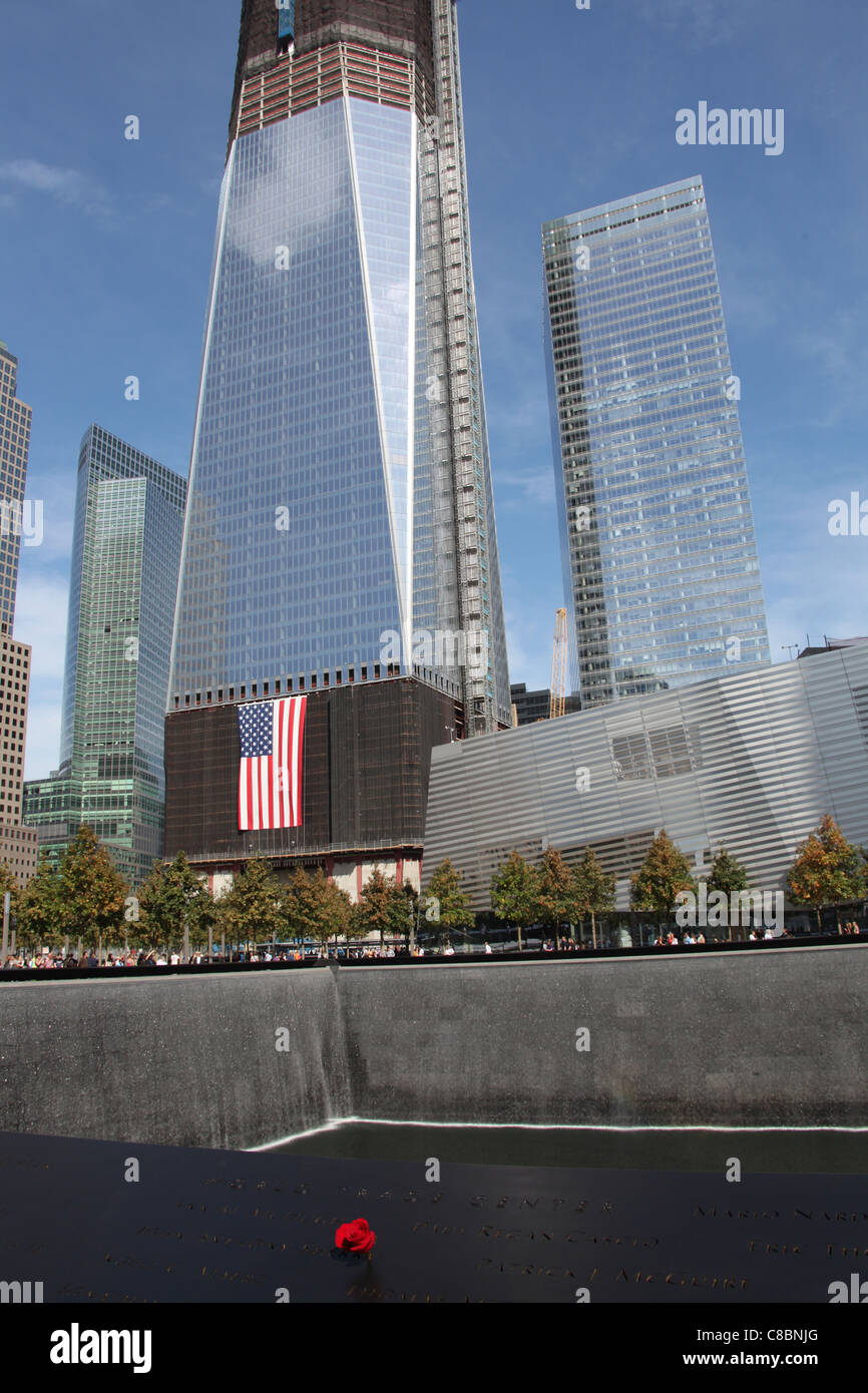 Costruzione di un World Trade Center presso il National September 11th Memorial sito una volta noto come Ground Zero Foto Stock