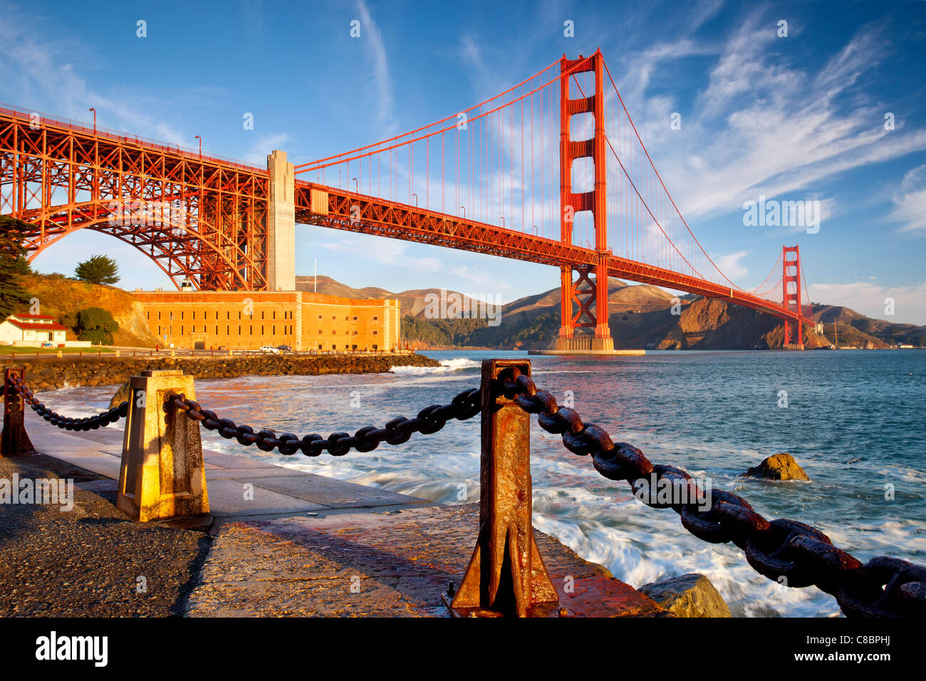 La mattina presto vista del Golden Gate Bridge da Fort Baker, San Francisco California USA Foto Stock