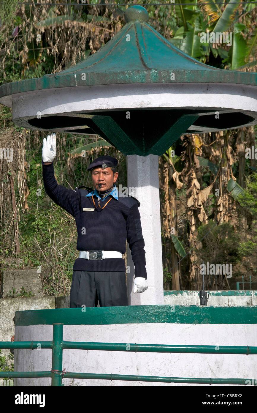 Il poliziotto del traffico su point duty Gangtok Sikkim India Foto Stock