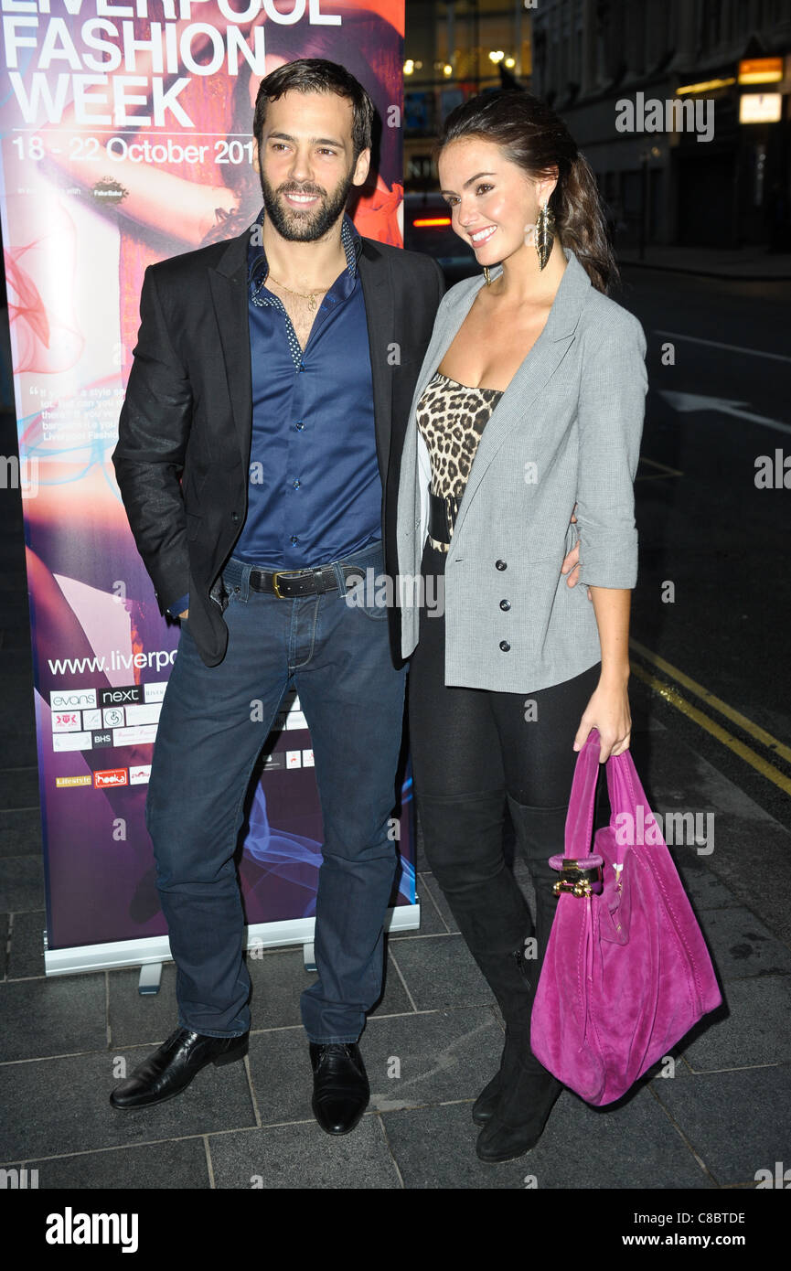 18.10.11 Il lancio di Liverpool Fashion Week .Hard Days Night Hotel Liverpool. Jennifer Metcalfe & Sylvain Longchambon. Foto Stock