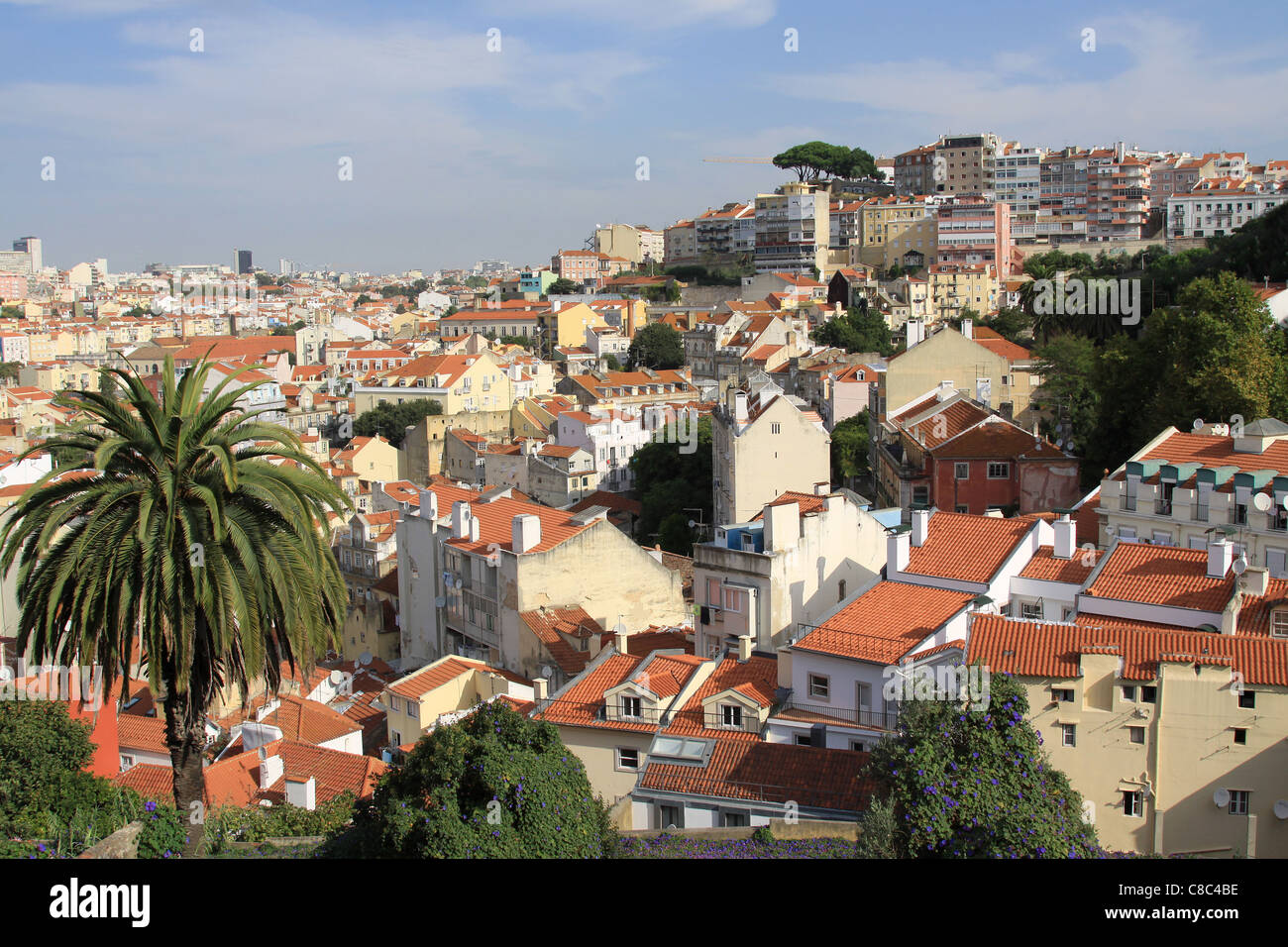 Tetti rossi di Lisbona, Portogallo Foto Stock