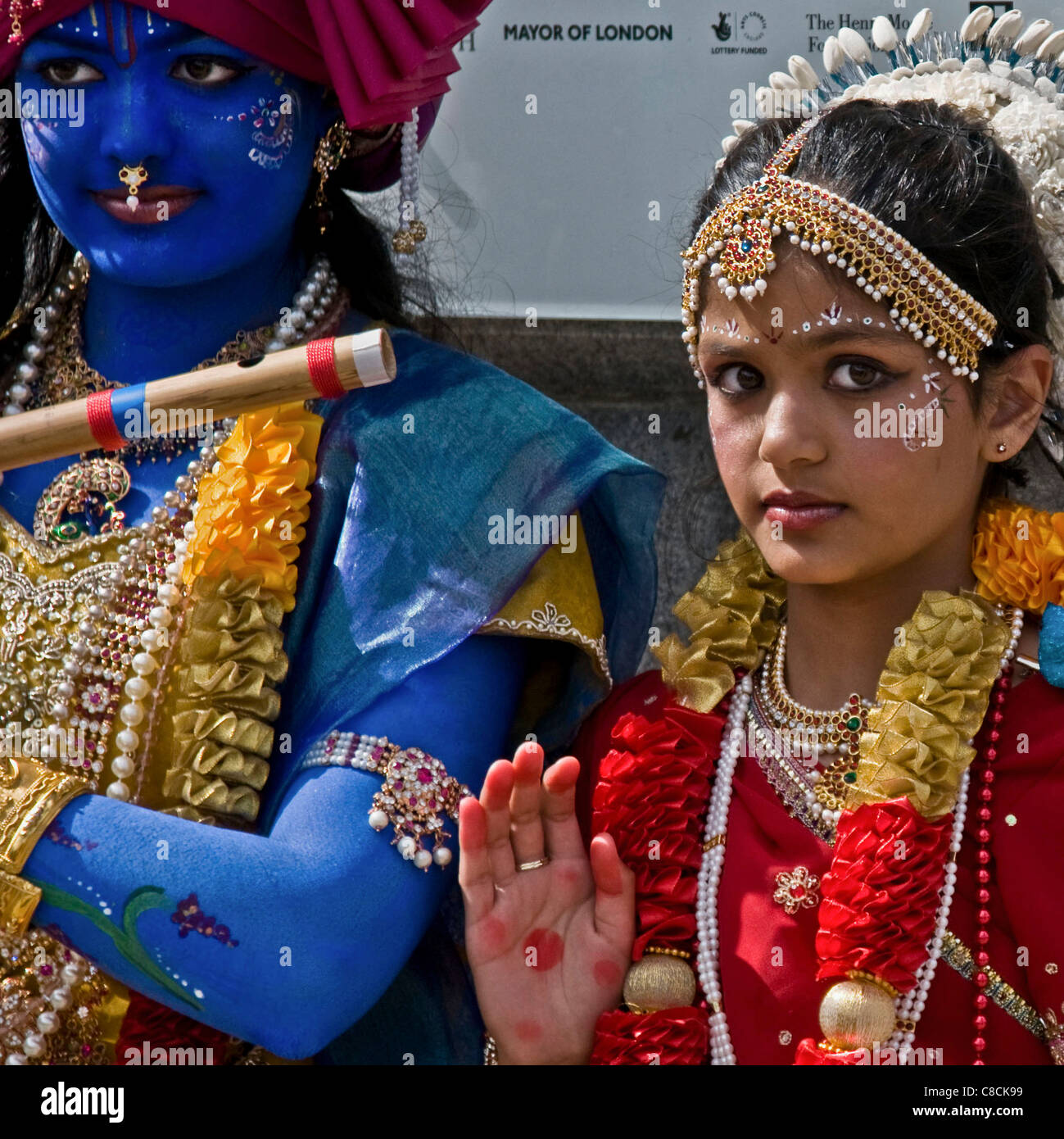 Ragazze in costumi di Krishna e la sua padrona/moglie -Radha,i carri Rathayatra Festival Foto Stock