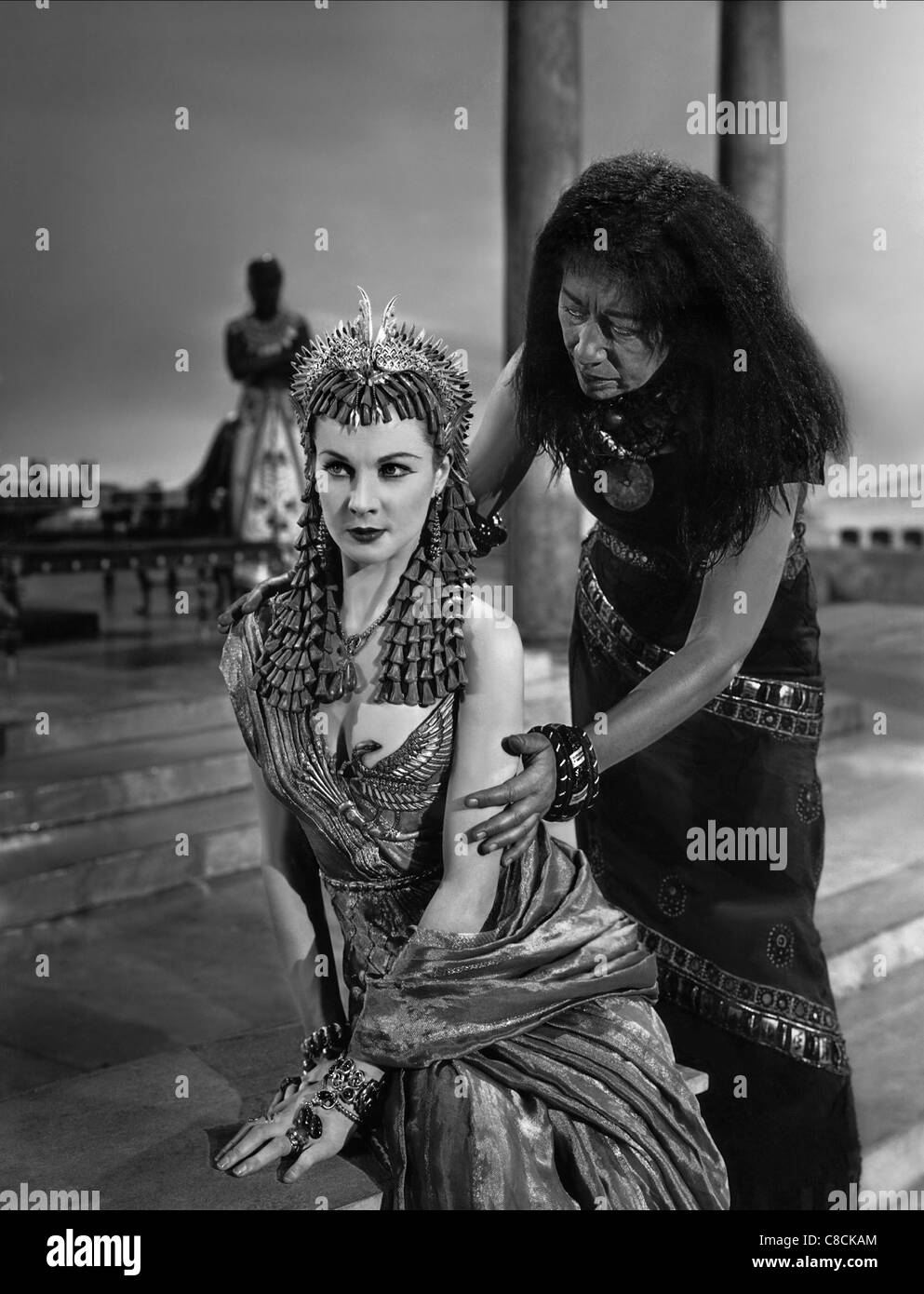 VIVIEN LEIGH, FLORA ROBSON, Cesare e Cleopatra, 1945 Foto Stock