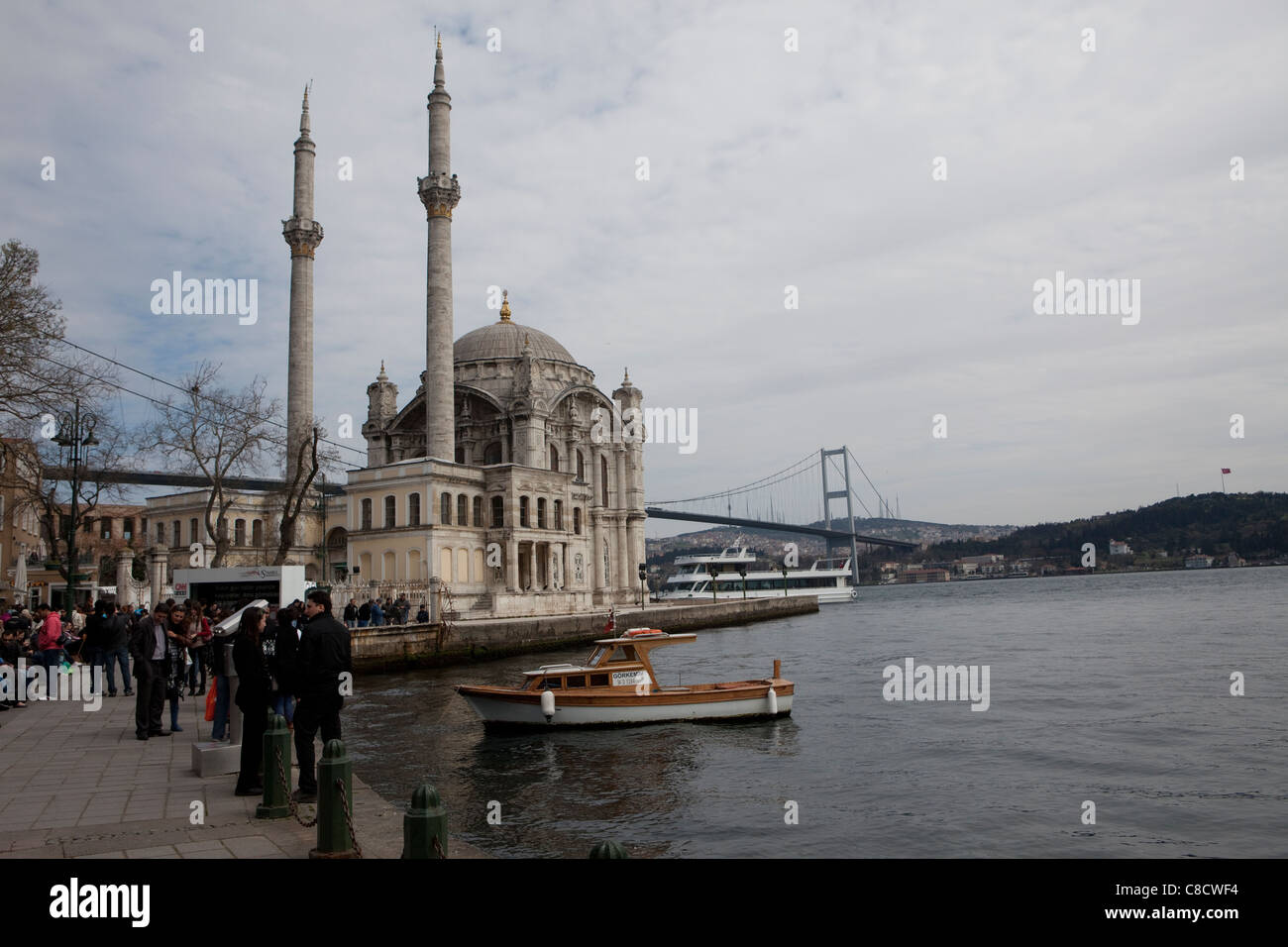 La moschea di Ortaköy sul Bosforo - Istanbul, Turchia Foto Stock