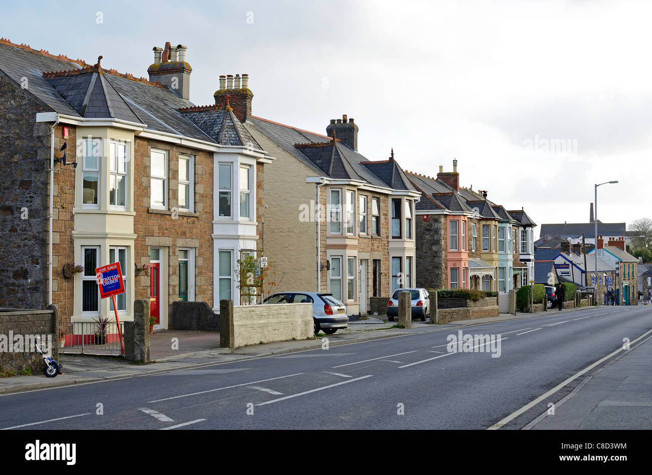 Un vuoto che la strada principale a Redruth, Cornwall, Regno Unito Foto Stock