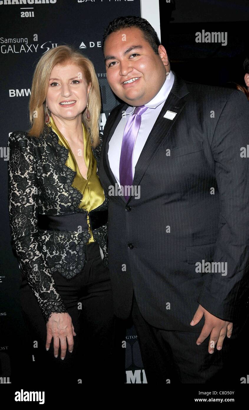 Arianna Huffington, Daniel Hernandez presso gli arrivi per 2011 Game Changer Cerimonia di premiazione, Lucernario Soho di New York, NY Ottobre 18, 2011. Foto di: Kristin Callahan/Everett Collection Foto Stock