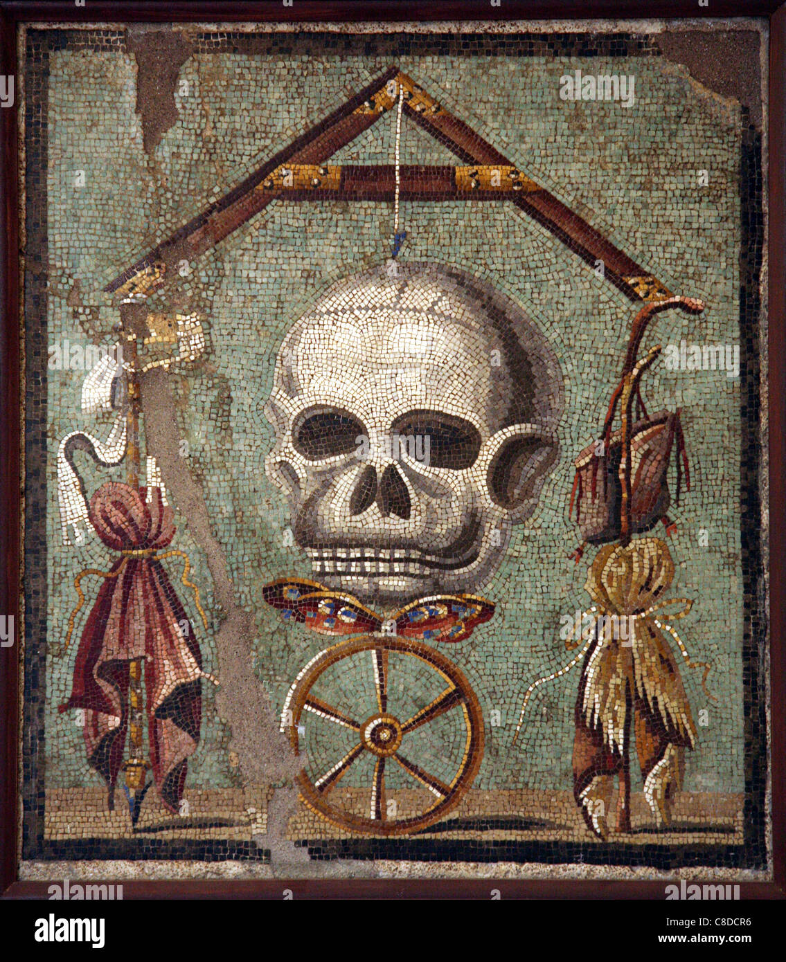 Memento Mori. Mosaico da Pompei nel Museo Archeologico Nazionale di Napoli, Italia. Foto Stock