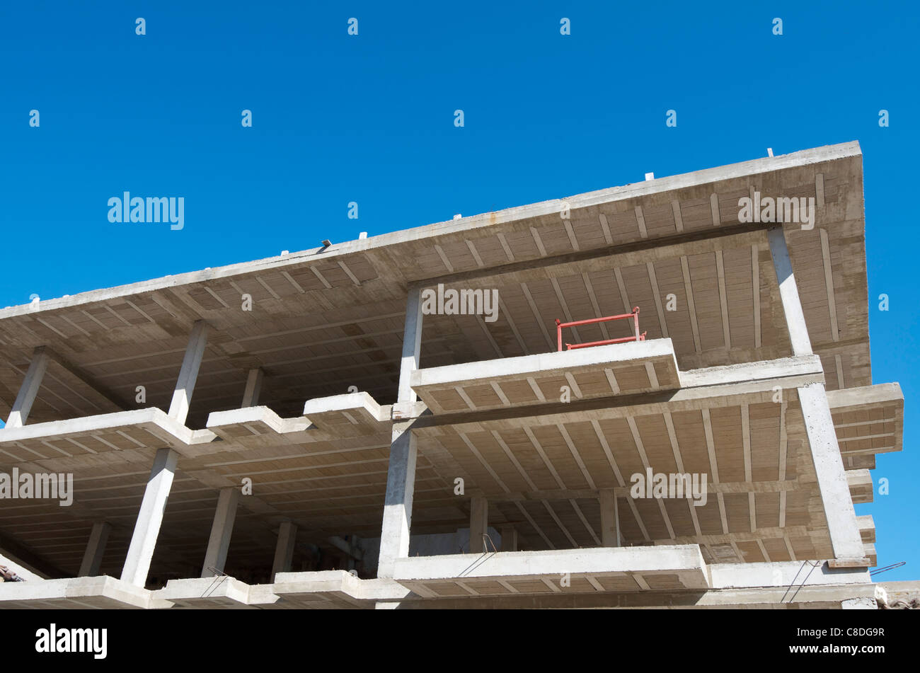 In calcestruzzo armato di un edificio residenziale in costruzione Foto Stock