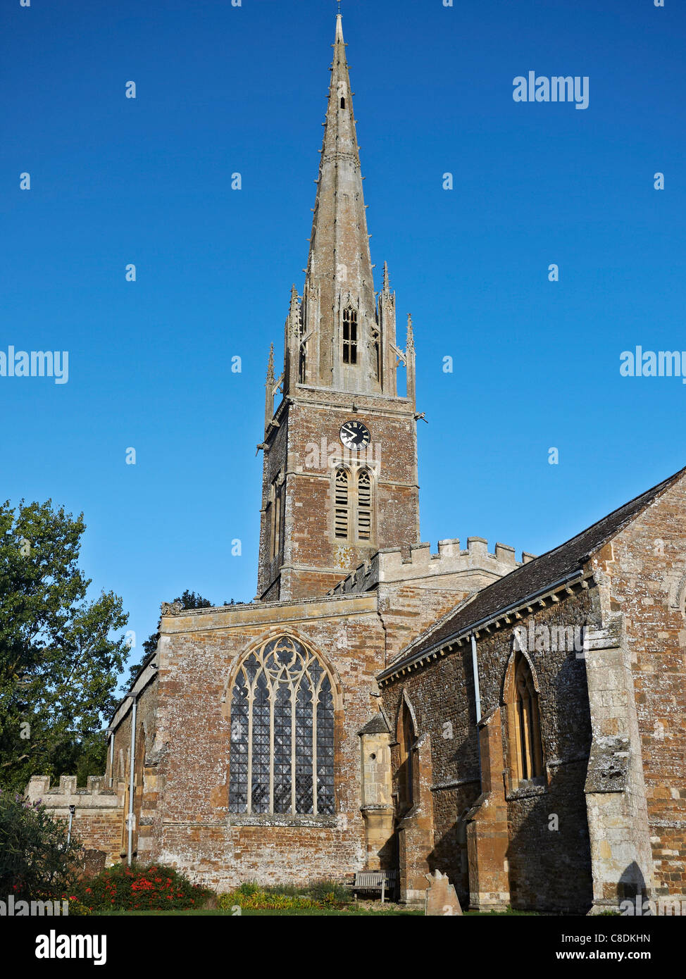 Kings Sutton chiesa parrocchiale Oxfordshire Inghilterra Foto Stock