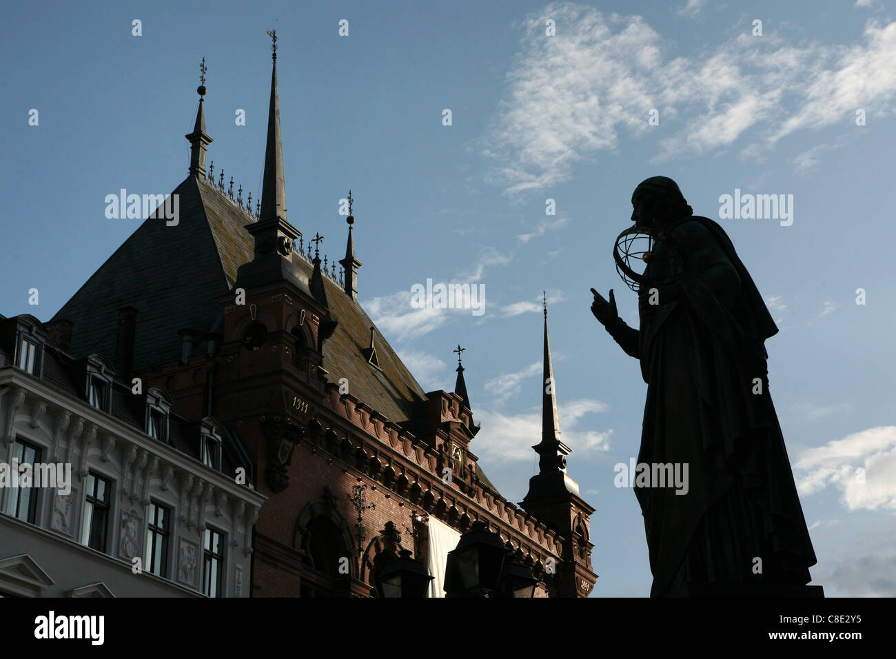 Monumento a l'astronomo polacco Nicolò Copernico di Toruń (Polonia). Foto Stock