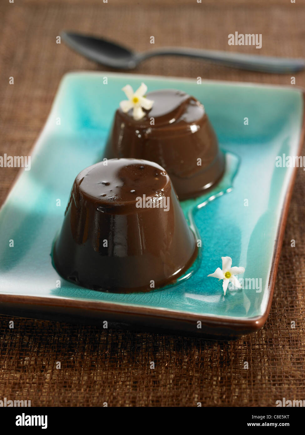 Carouba e latte di soia cotta budino dessert Foto Stock