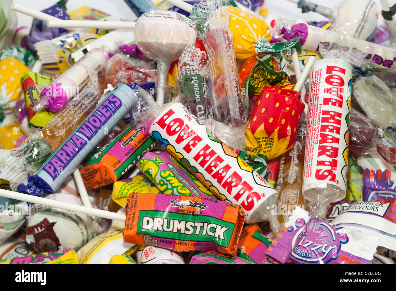 Pila di Swizzels Matlow kiddies assortiti dolci Foto Stock