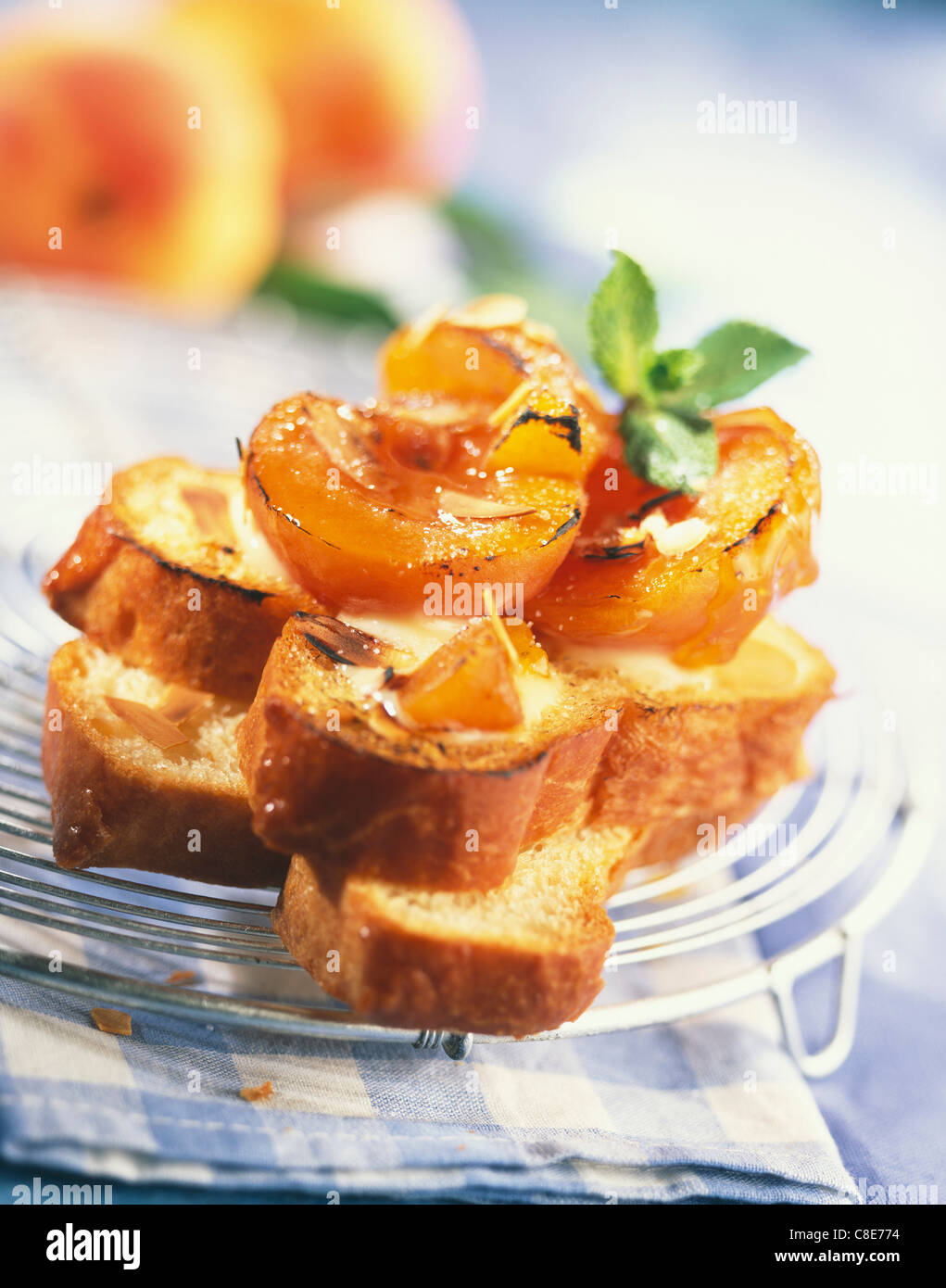 Toast alla francese-style brioche con albicocche Foto Stock