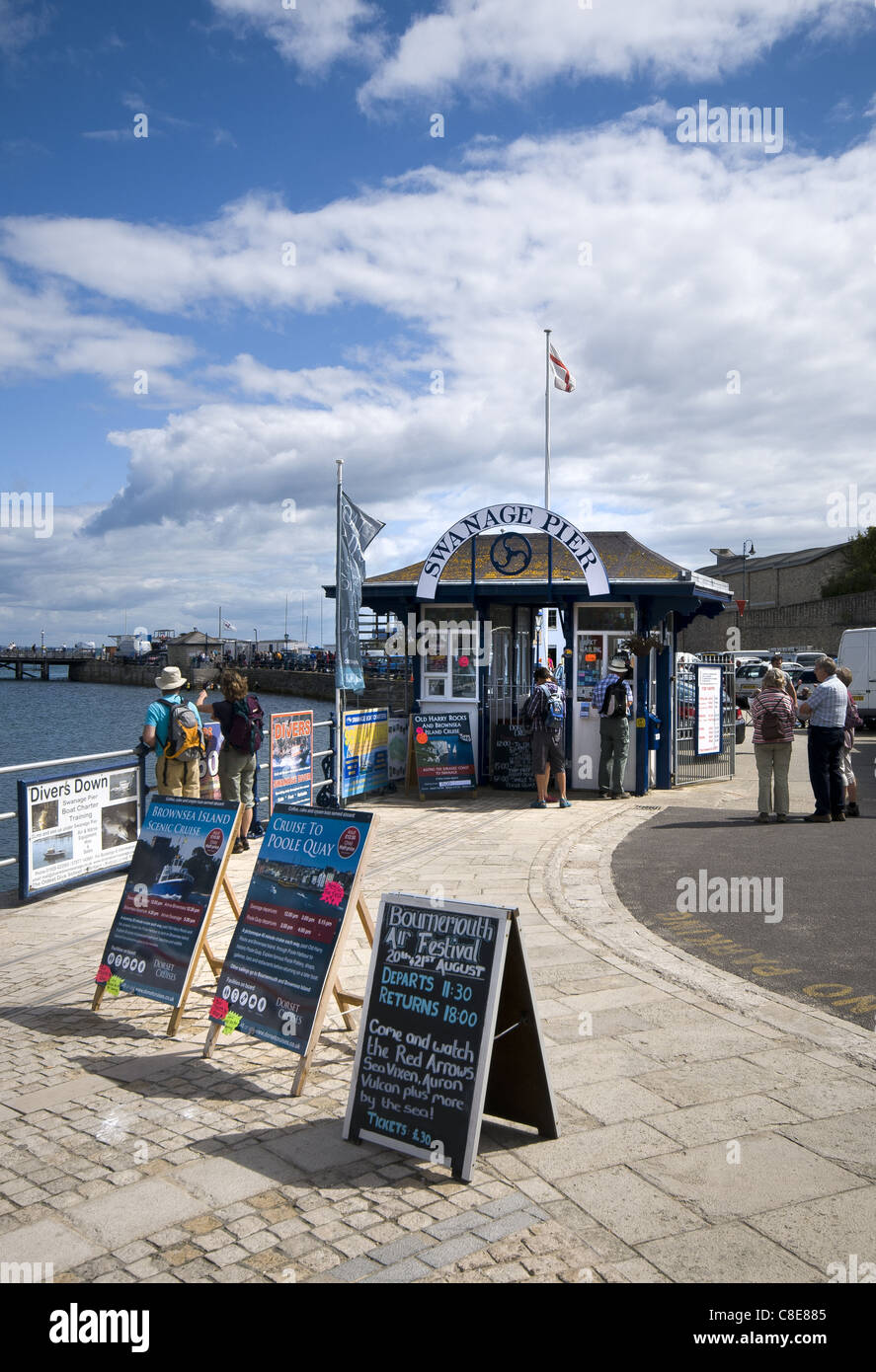 Ingresso kiosk a Swanage Pier, Dorset, England, Regno Unito Foto Stock