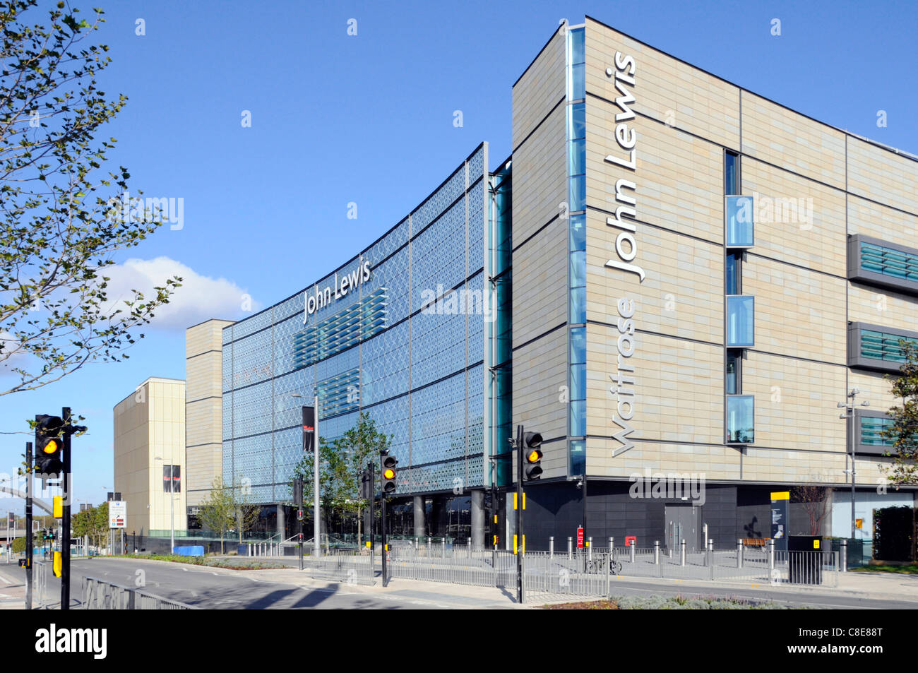 Waitrose & John Lewis Store presso la città di Stratford Westfield Shopping center adiacente al 2012 Olympic Park Stratford City Newham Est Londra Inghilterra REGNO UNITO Foto Stock