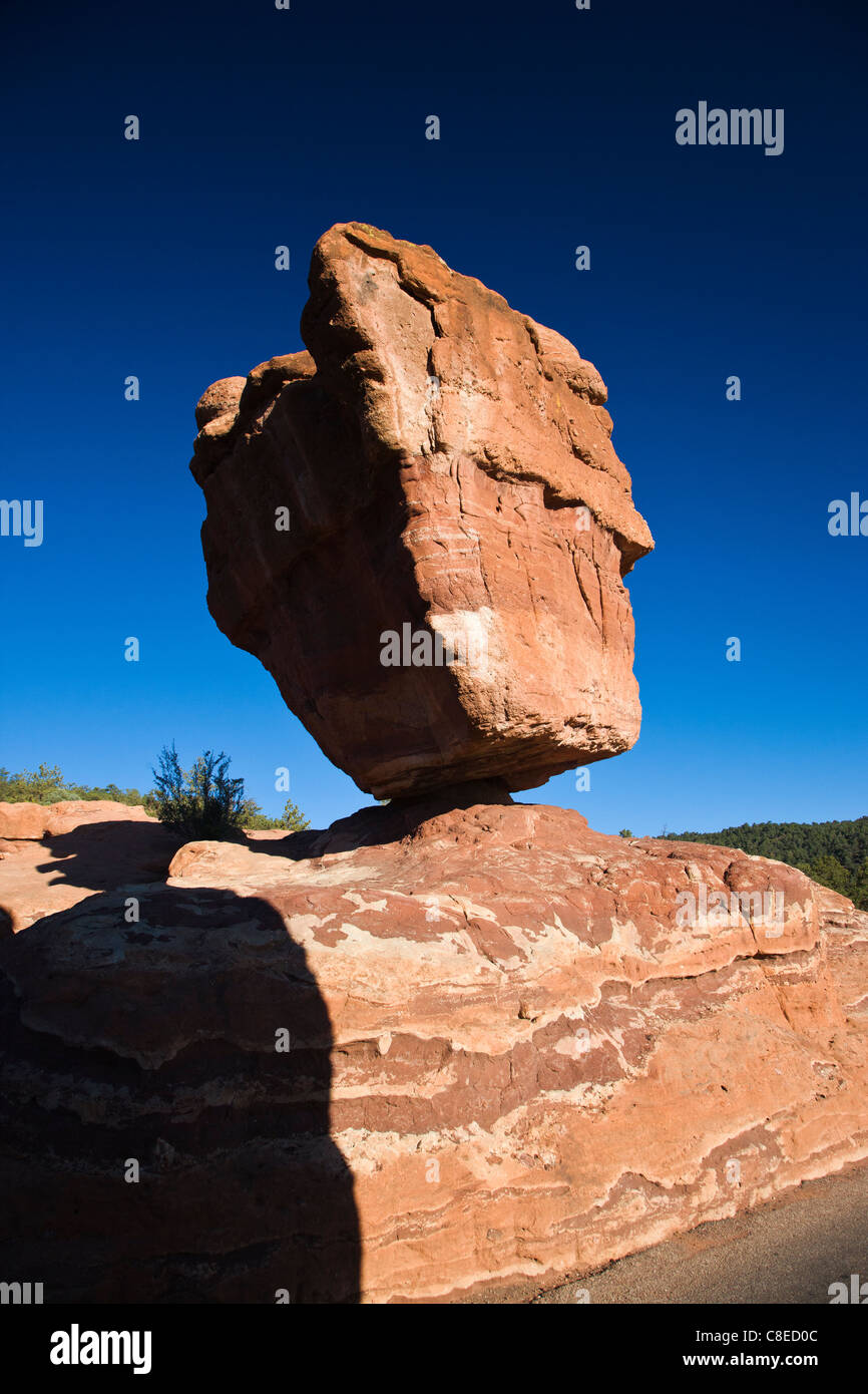 Roccia equilibrato, Giardino degli dèi Parco Naturale Nazionale Landmark, Colorado Springs, Colorado, STATI UNITI D'AMERICA Foto Stock