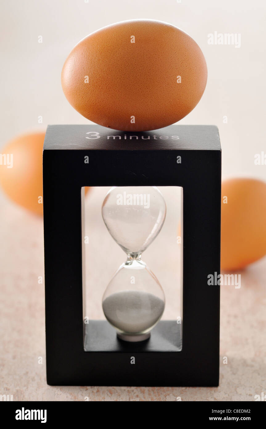 Timer di uovo e uova Foto Stock