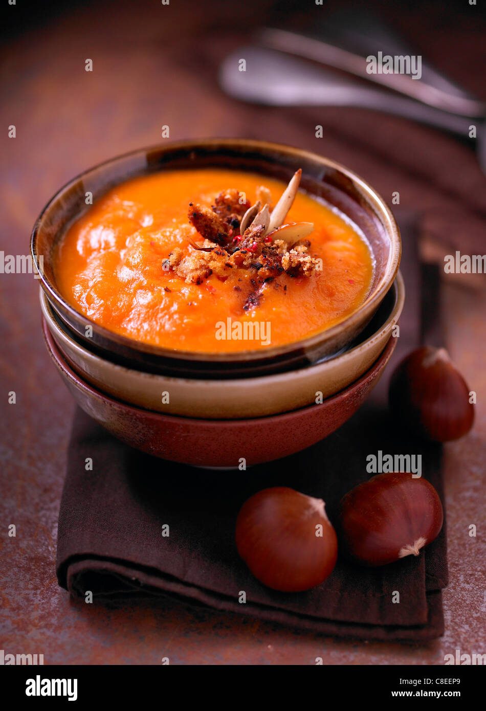La zucca e la zuppa di castagne Foto Stock