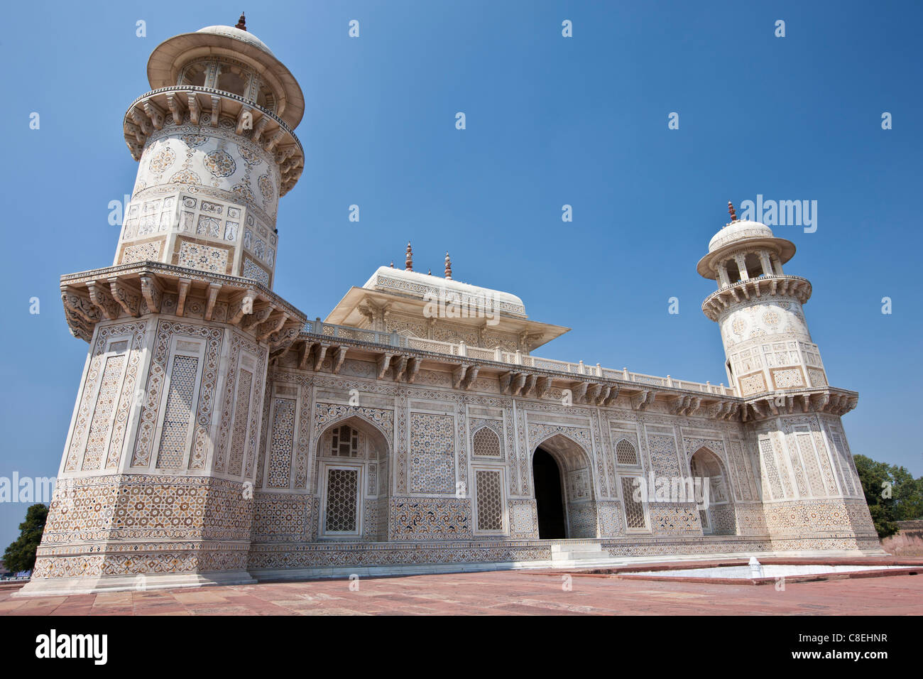 Tomba di Etimad Ud Doulah, xvii secolo di Mughal tomba costruita 1628, Agra, India Foto Stock