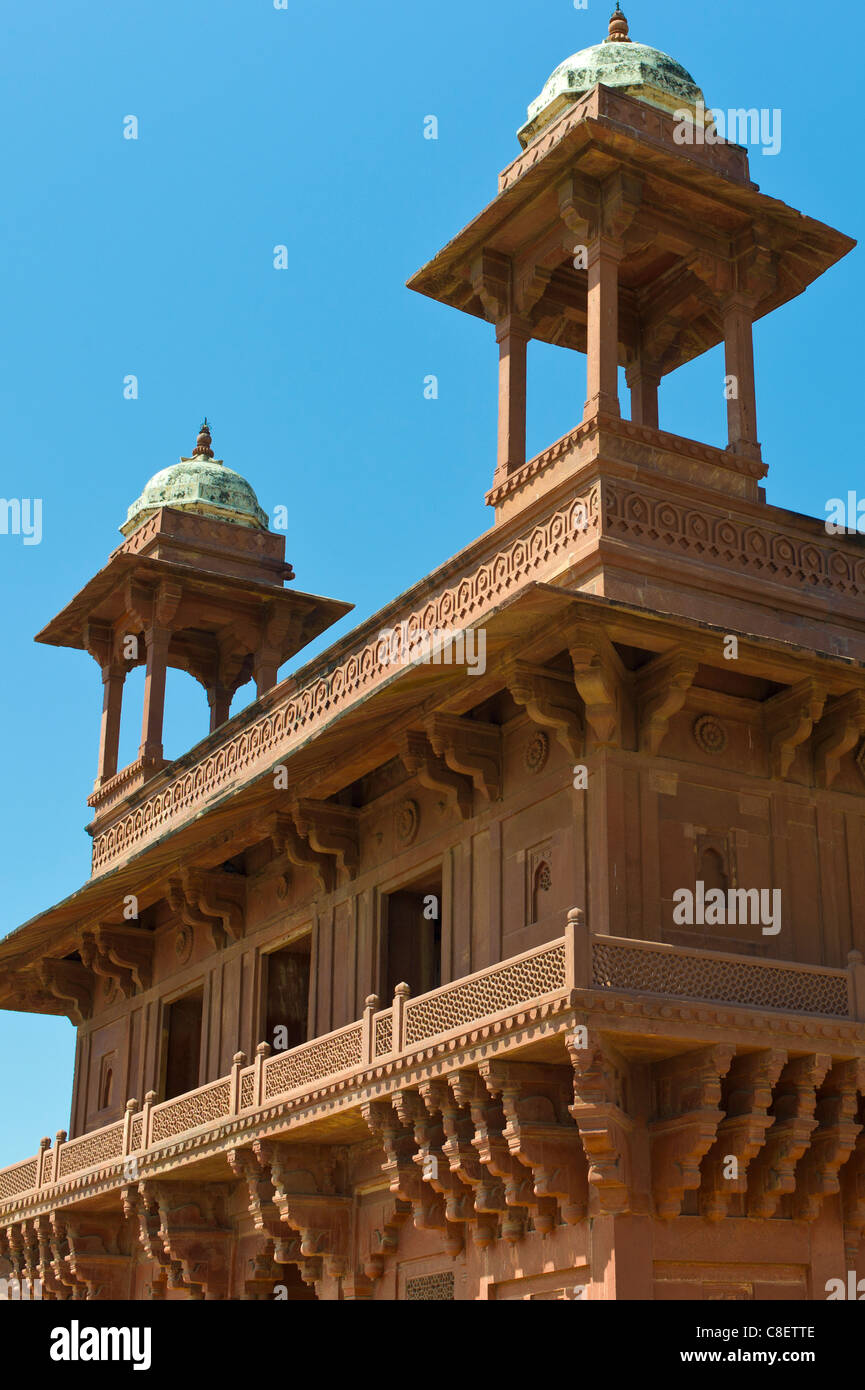 Fatehpur Sikri, la Diwan-i-Khas Hall dell udienza privata nel XVI secolo la città del Mughals, a Agra, India settentrionale Foto Stock
