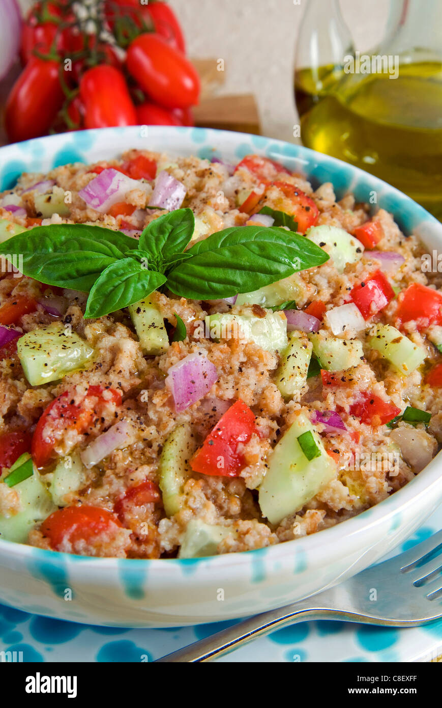 La panzanella (Panmolle) (insalata di pane, Toscana, Italia Foto Stock