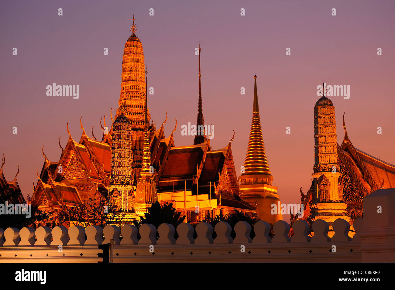 Tramonto, Notte, Wat Phra Kaew, il Grand Palace, antica città di Bangkok, Tailandia, Asia Foto Stock