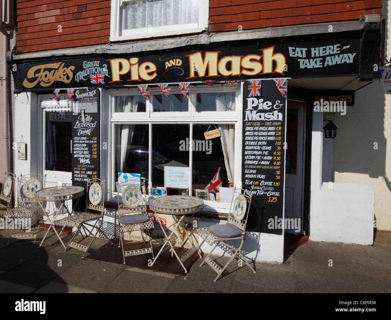 Tradizionale torta britannico & Mash shop. Foto Stock