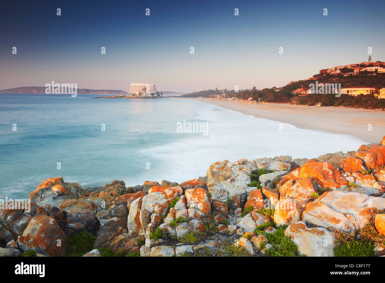Plettenberg Bay beach all'alba, Western Cape, Sud Africa Foto Stock