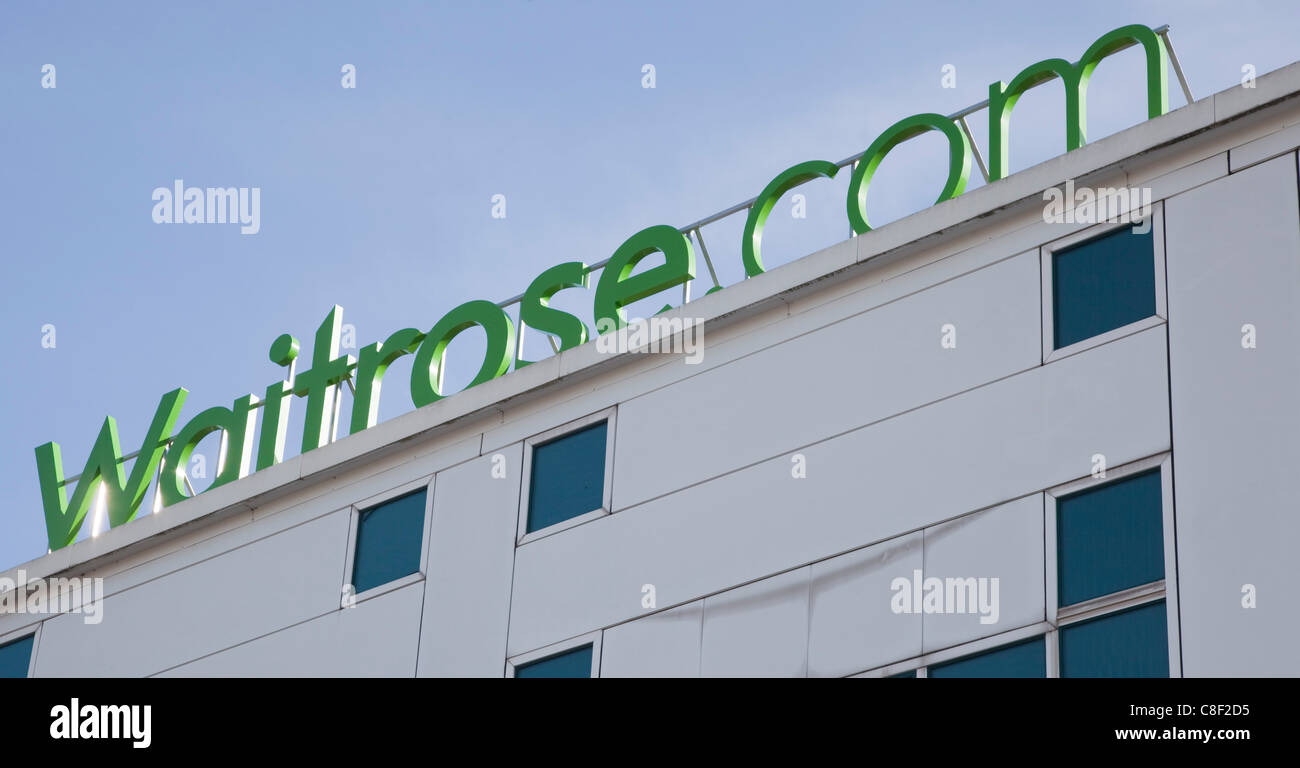 21/10/2011. Londra, Regno Unito. Il sindaco di Londra Boris Johnson oggi, venerdì 21 ottobre, ha visitato il nuovo Waitrose stato dell'arte online centro di distribuzione a Acton, dove ha preso un tour e si è incontrato con il personale e i partner Waitrose. Foto: Bettina Strenske Foto Stock