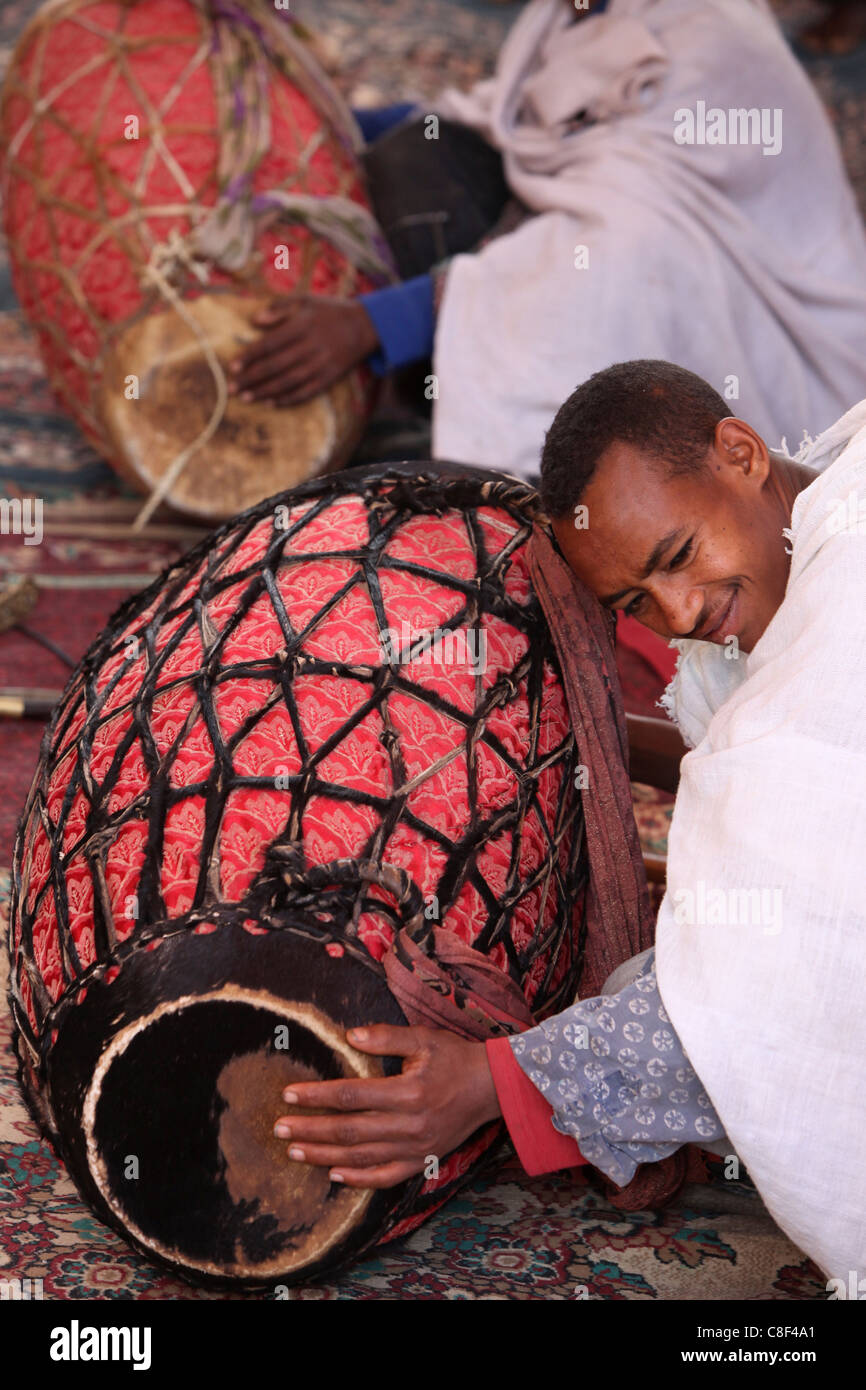 Celebrazione di scommessa Maryam chiesa cortile, Lalibela, Wollo, Etiopia Foto Stock