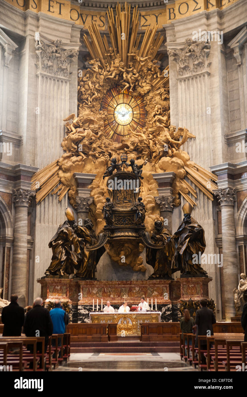 Basilica di San Pietro interno Vaticano Roma Foto Stock