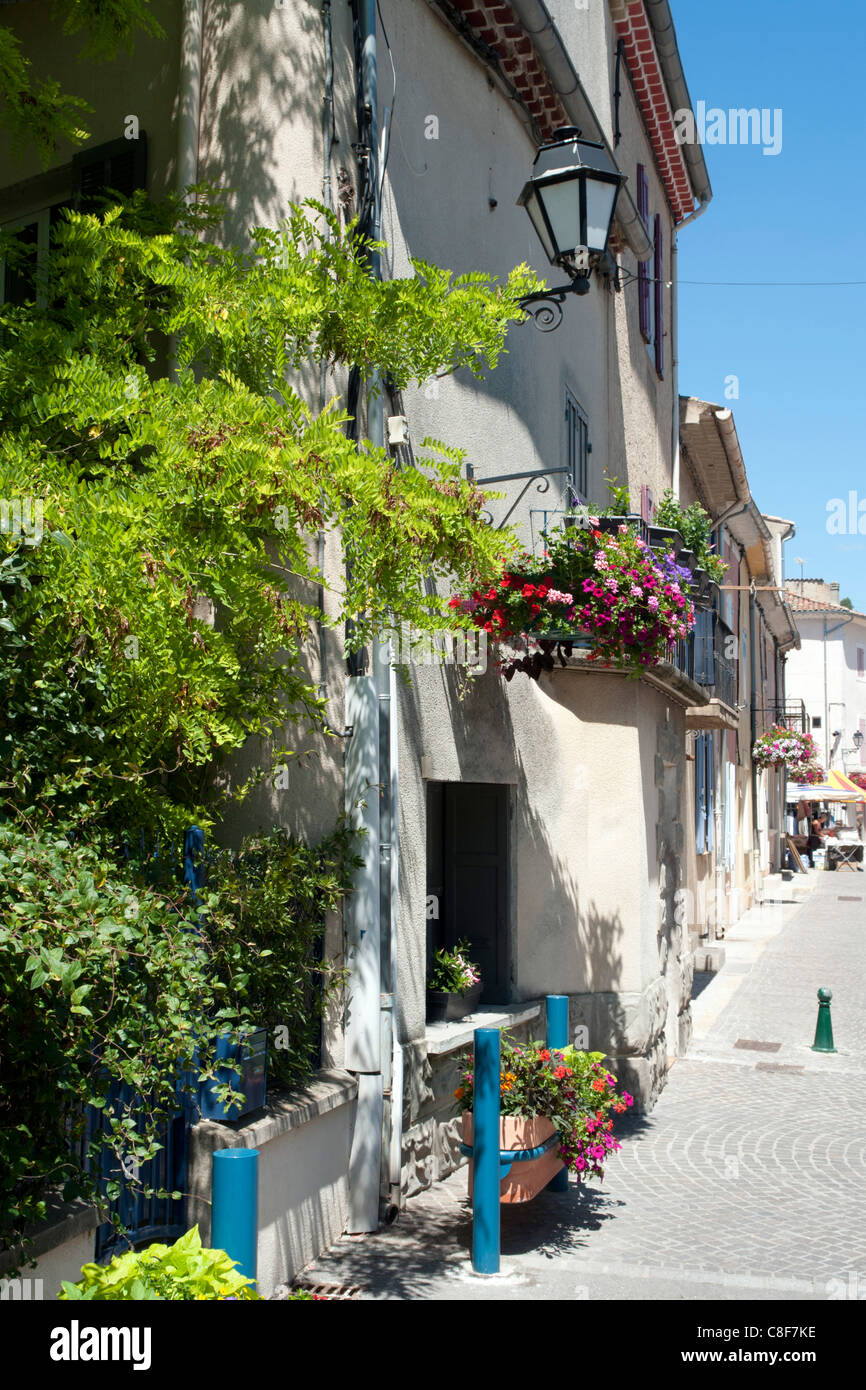 Francia, Alpes de Haute-Provence, in Provenza Costa Azzurra, Gréoux-les-Bains, avenue degli Aires, tipico, house, casa, edificio, Foto Stock