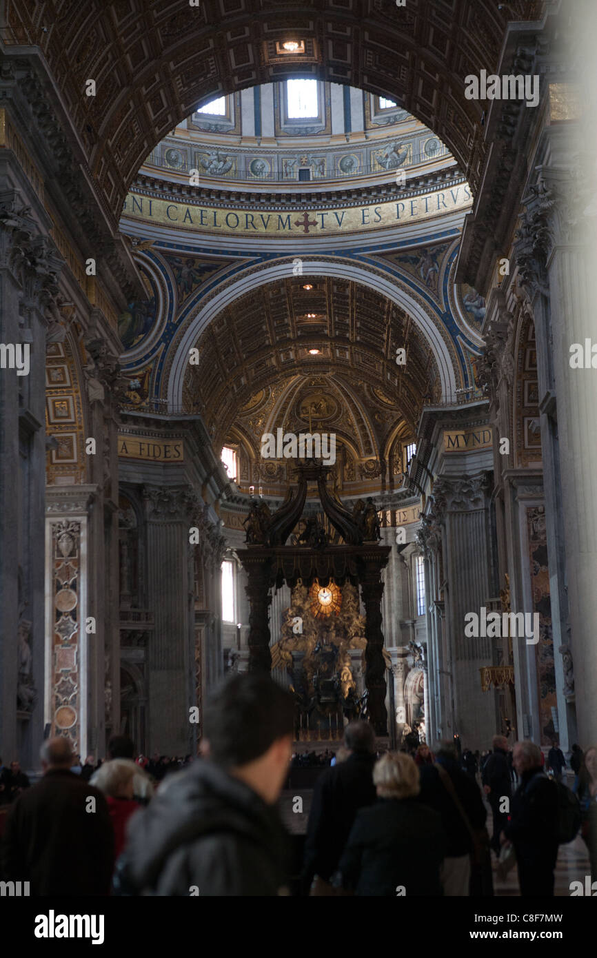 Basilica di San Pietro interno Vaticano Roma Foto Stock