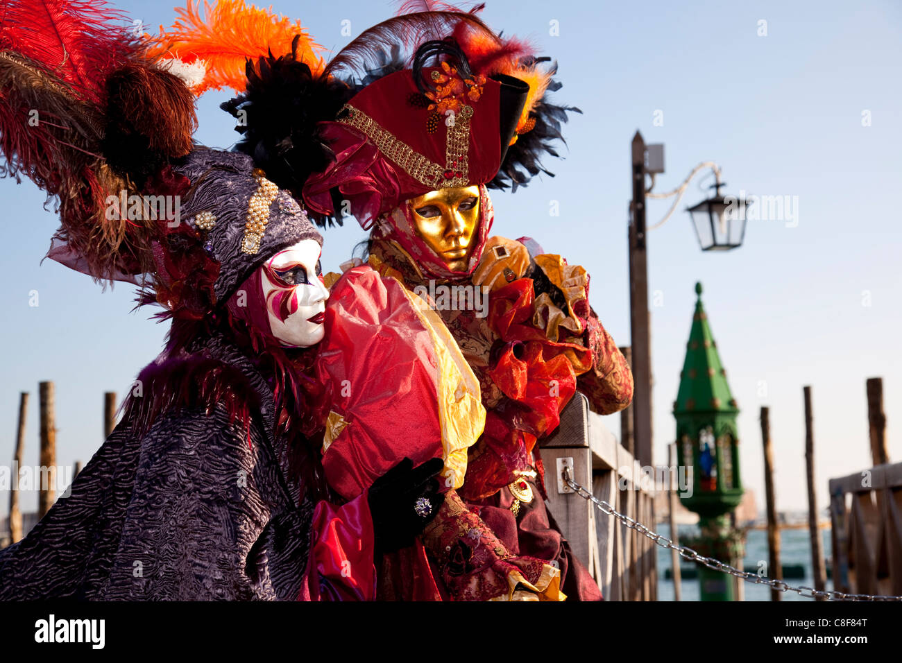 Costumi e maschere durante il Carnevale di Venezia, Venezia, Veneto, Italia Foto Stock