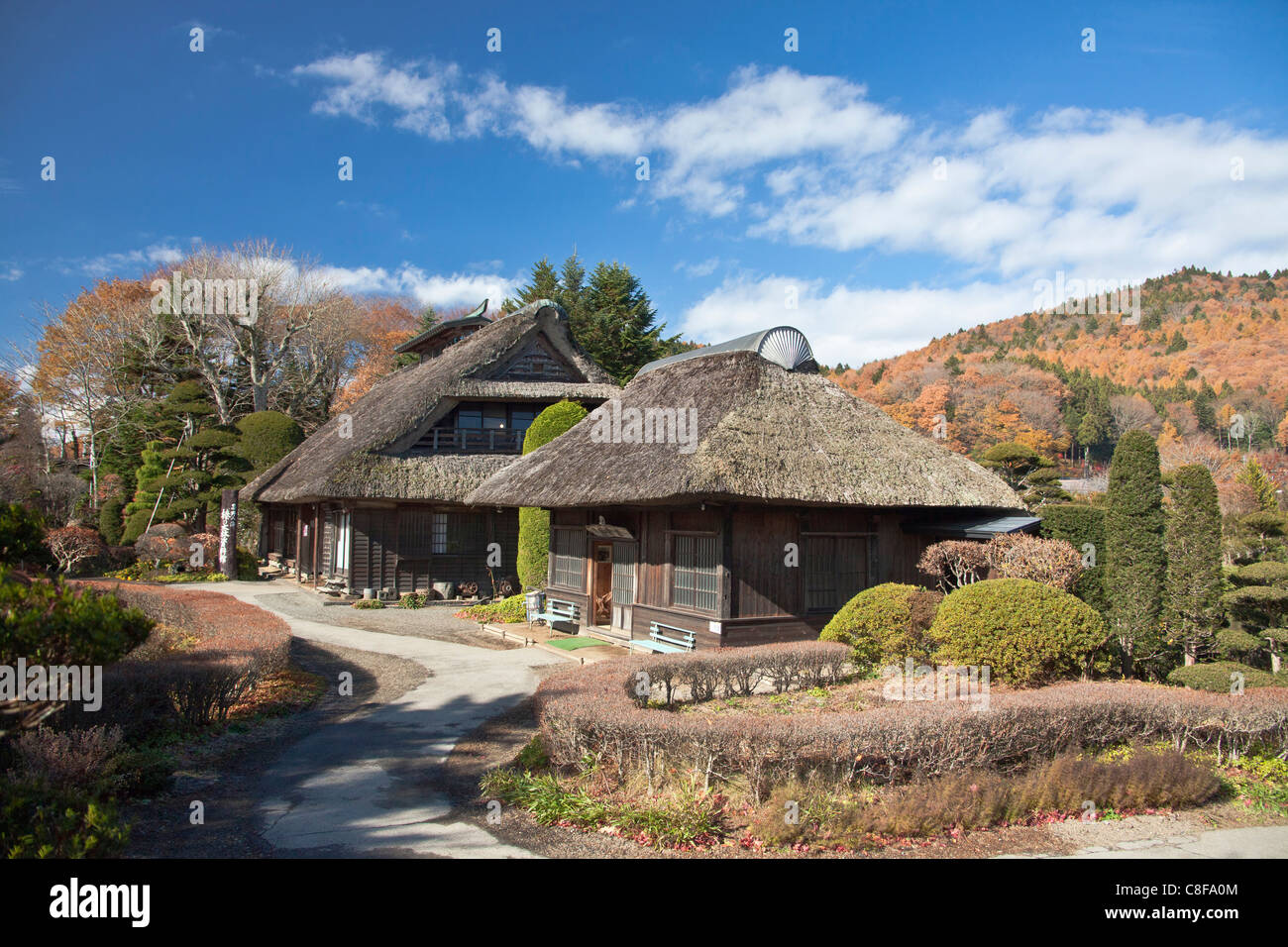 Giappone, Novembre, Asia, villaggio, Oshino, architettura tradizionale, tetti, tetto di paglia Foto Stock