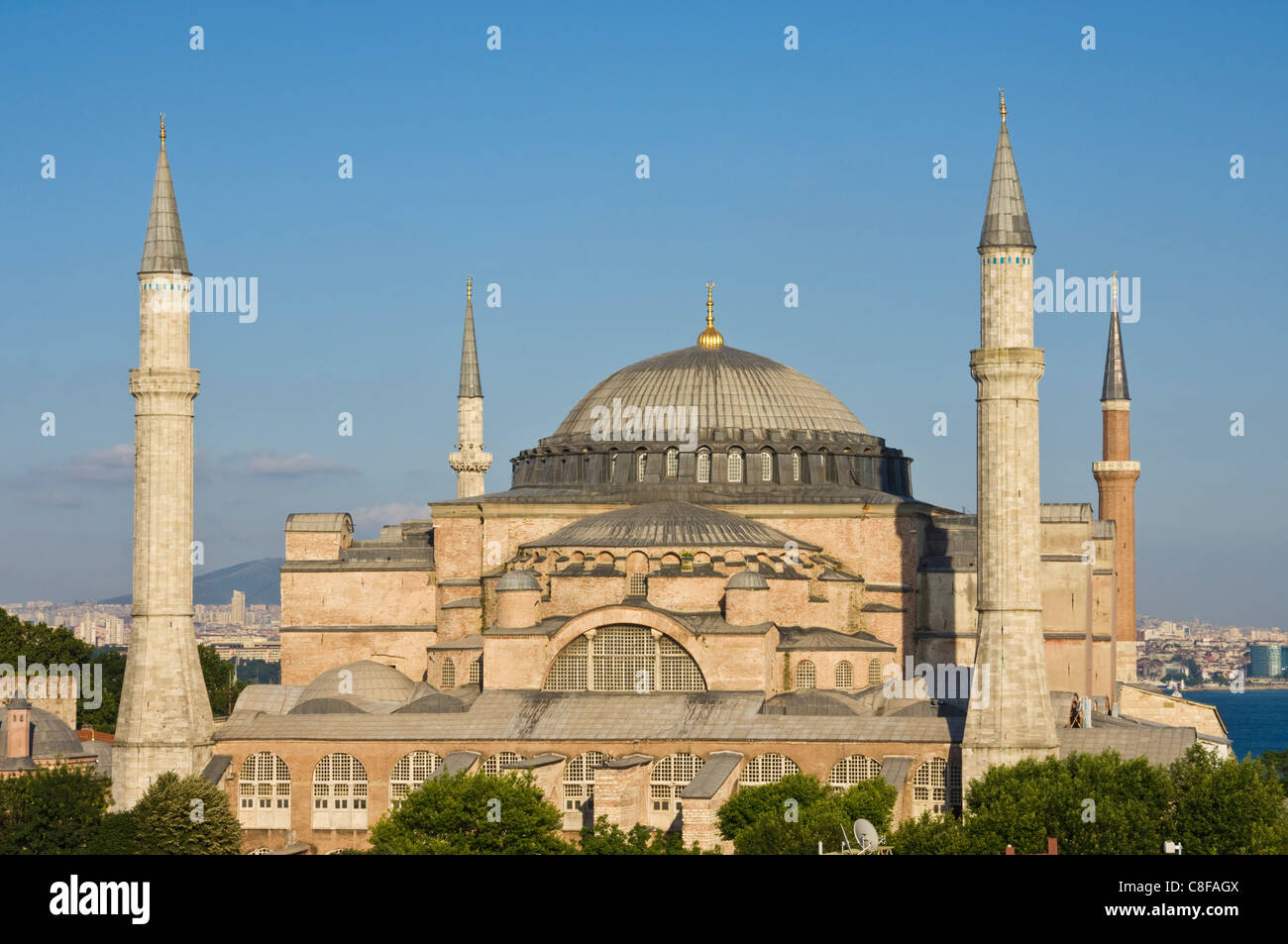 La Haghia Sophia (Aya Sofya, monumento bizantino risalenti 532annuncio, sito Patrimonio Mondiale dell'UNESCO, Sultanahmet, Istanbul, Turchia Foto Stock