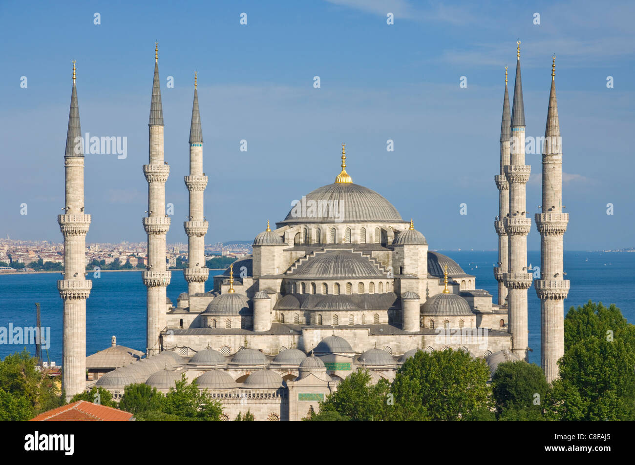La Moschea Blu (Sultan Ahmet Camii) con le cupole e i sei minareti, Sultanahmet, Istanbul, Turchia Foto Stock