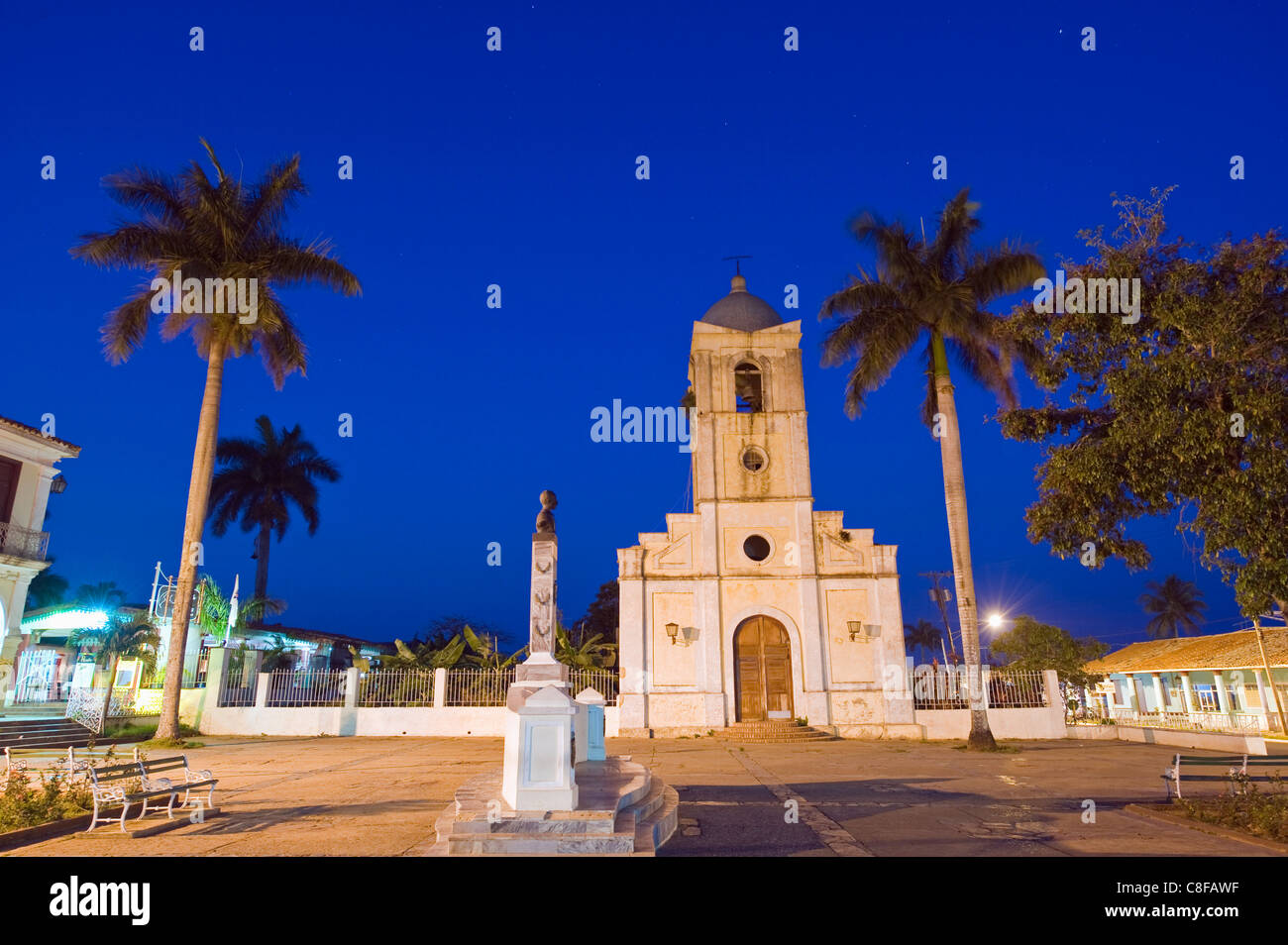 Vinales chiesa in piazza cittadina, patrimonio mondiale dell UNESCO, Vinales Valley, Cuba, West Indies, dei Caraibi e America centrale Foto Stock