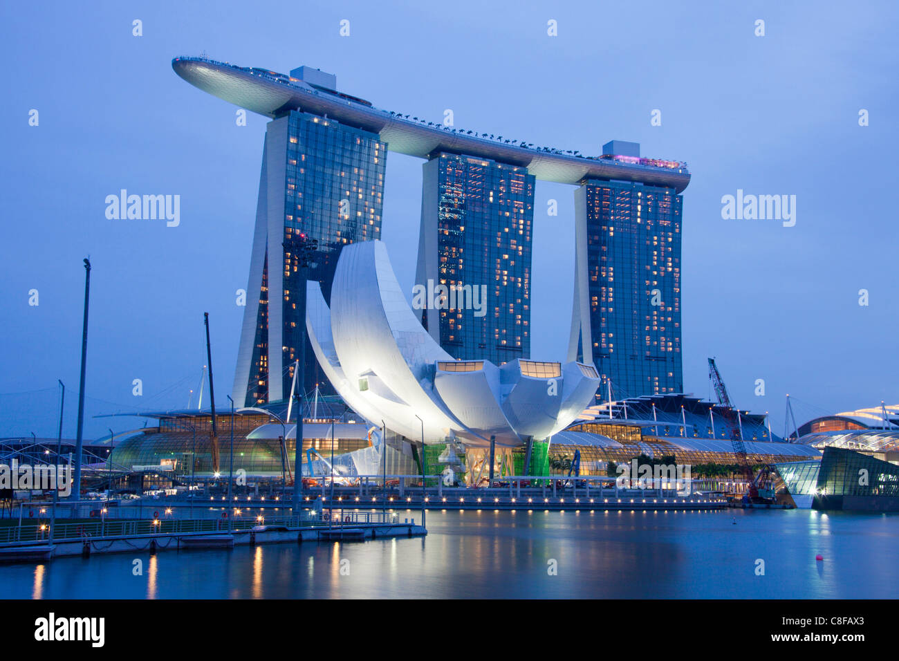 Singapore, Asia, Marina Bay Sands Hotel Marina Bay, architettura, modellatore, libro, la costruzione, la costruzione, hotel, luci, sistema luminoso Foto Stock