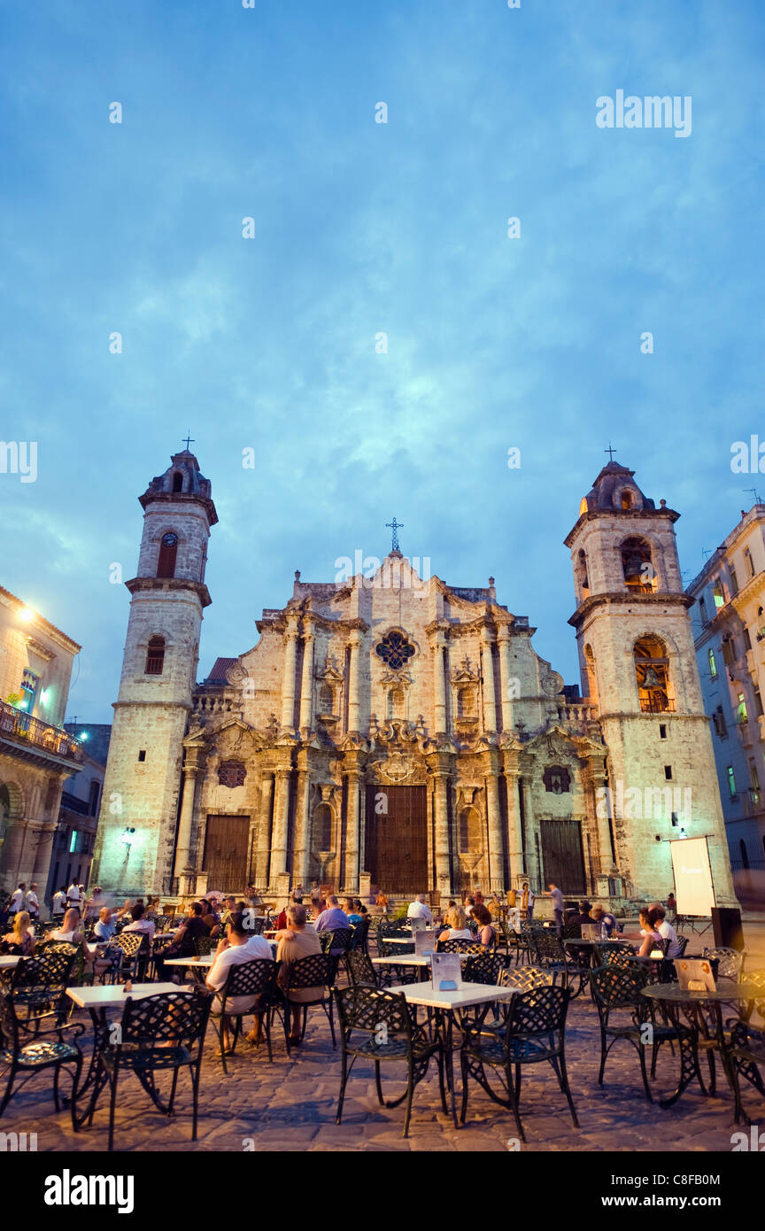 Sala da pranzo esterna, San Cristobal cattedrale, Plaza de la Catedral, Habana Vieja (Città Vecchia, sito Patrimonio Mondiale dell'UNESCO, Havana, Cuba Foto Stock