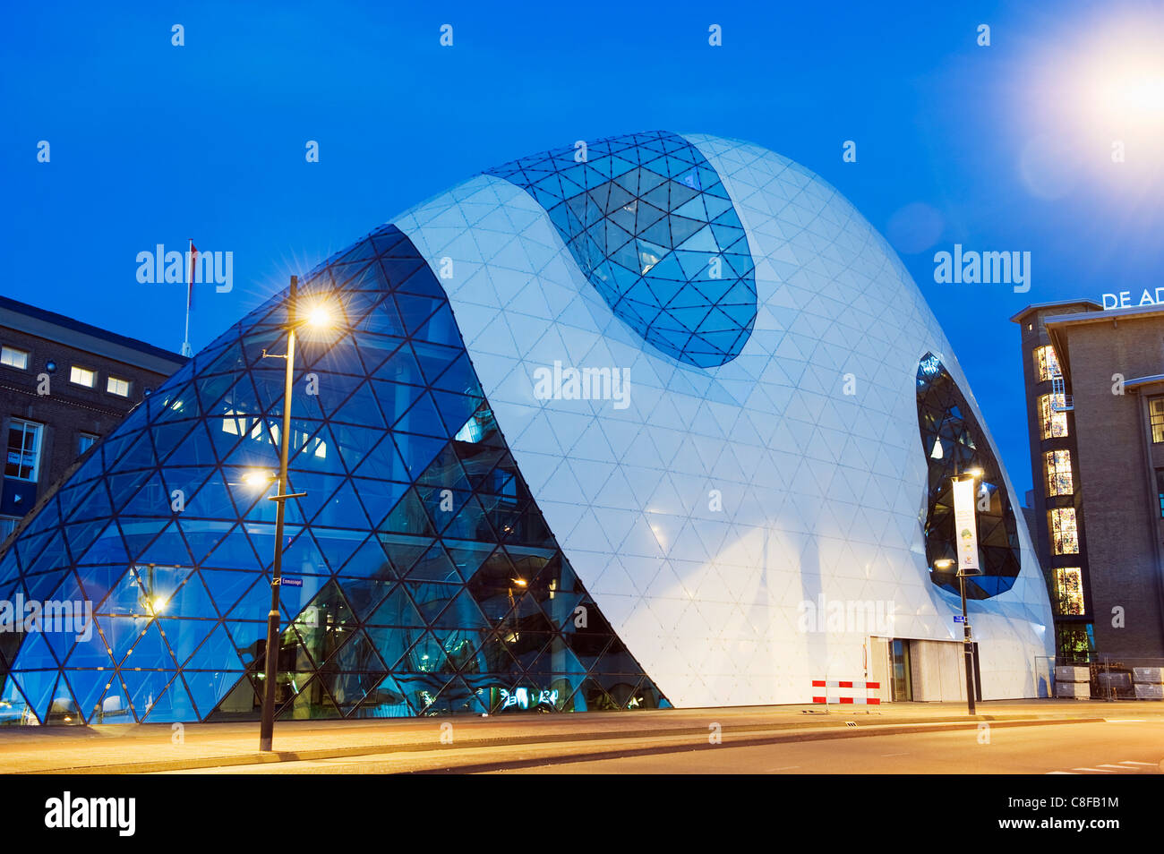 Architettura moderna in 18 Septemberplein progettato dall'Italiano Studio di architettura di Massimiliano Fuksas, Eindhoven, Paesi Bassi Foto Stock