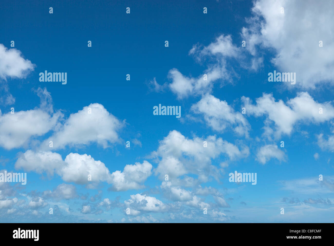 43,5 Mpix bellissimo sfondo con cielo nuvoloso. Fatta da diversi scatti, nessuna interpolazione utilizzato. Foto Stock