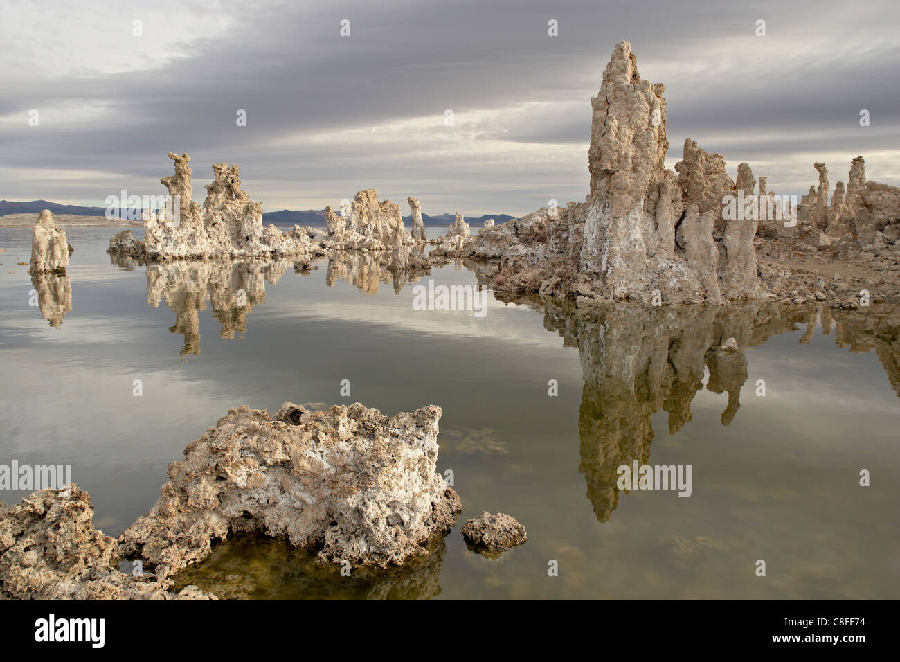 Formazioni di tufo, Mono Lake, California, Stati Uniti d'America Foto Stock