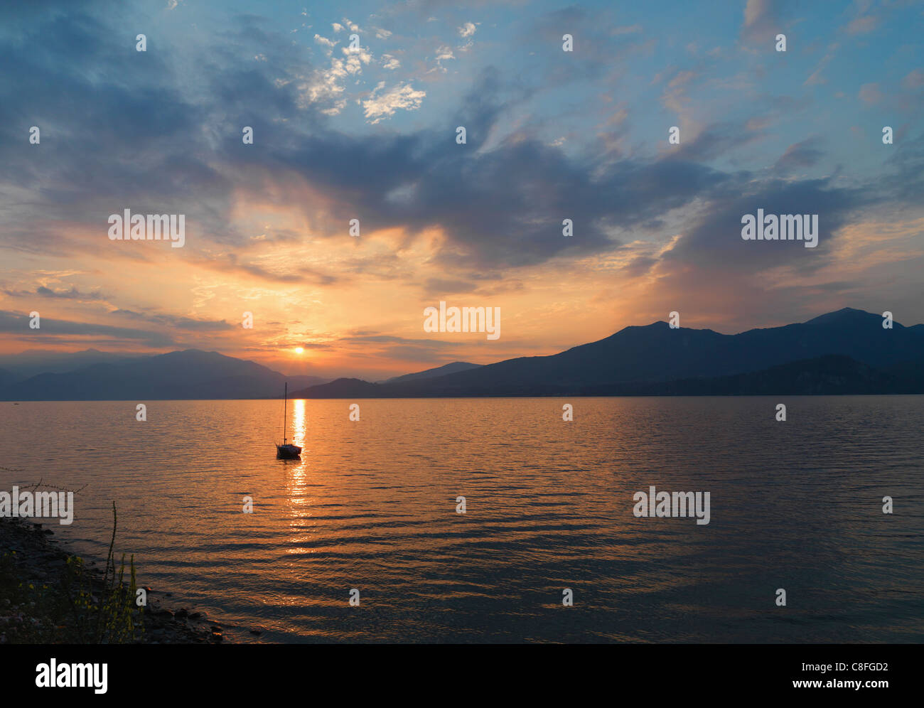 Verbania-Intra, alba sul lago Maggiore, laghi italiani, Piemonte, Italia Foto Stock
