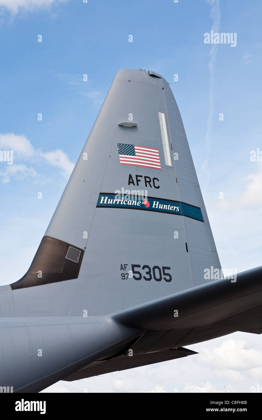 La sezione di coda di un uragano Hunter Lockheed WC-130 Weatherbird aeromobile visualizzato all air show in Ocala, Florida Foto Stock