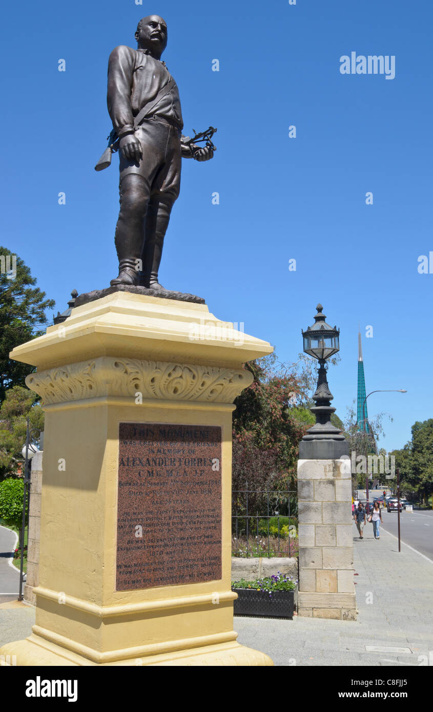 Monumento ad Alessandro Forrest all'entrata di Stirling Giardini lungo St. George's Tce, Perth, Western Australia Foto Stock